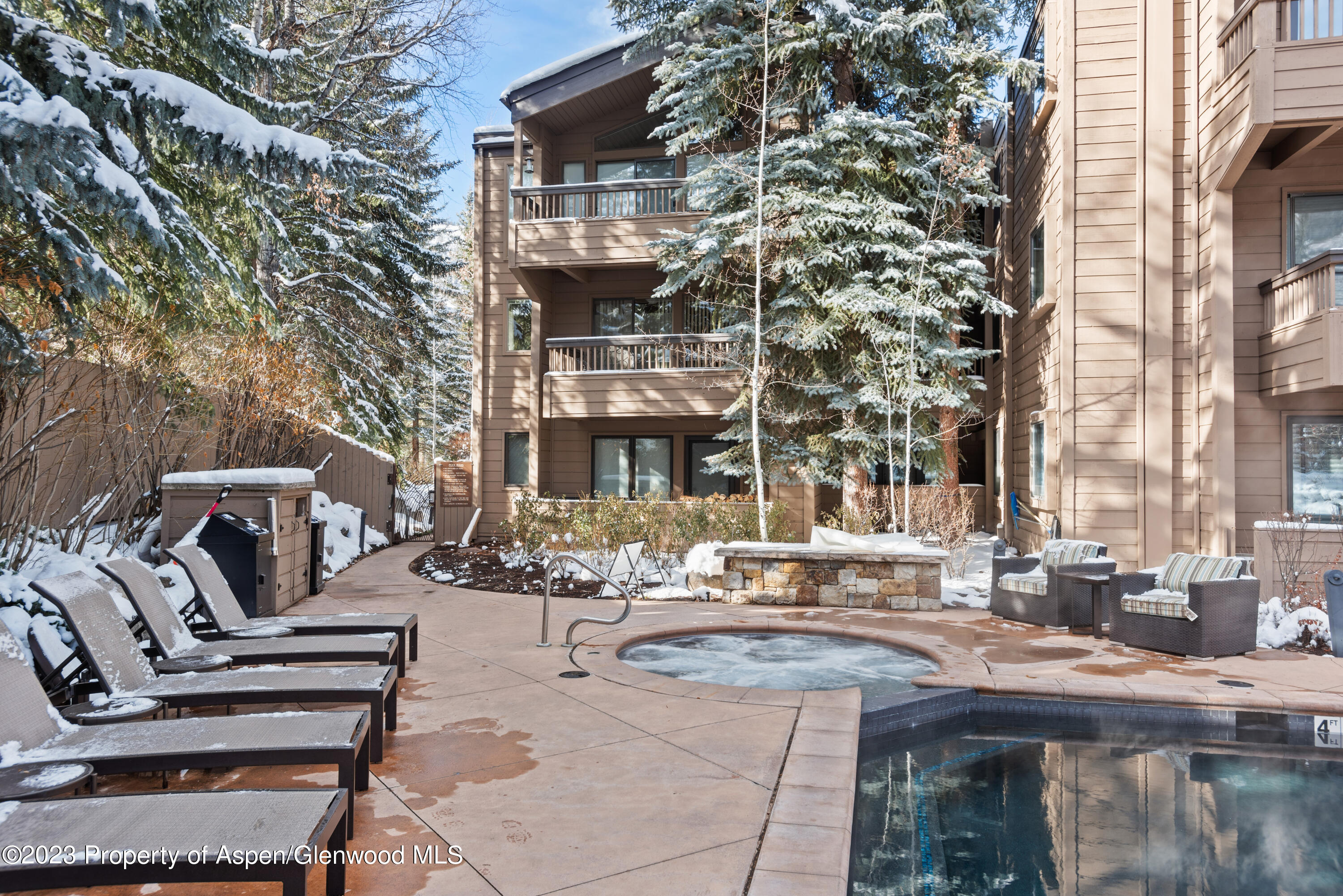 610 S West End Street, G205
