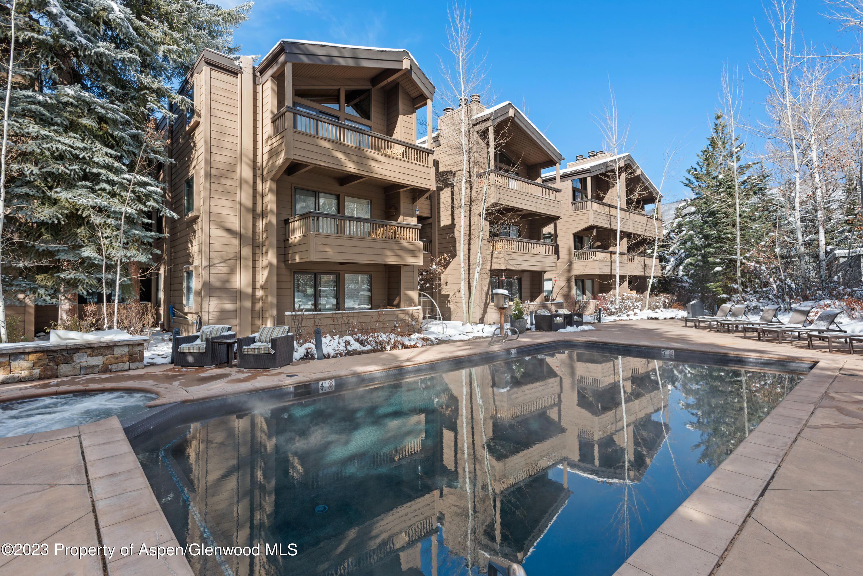 610 S West End Street, G205