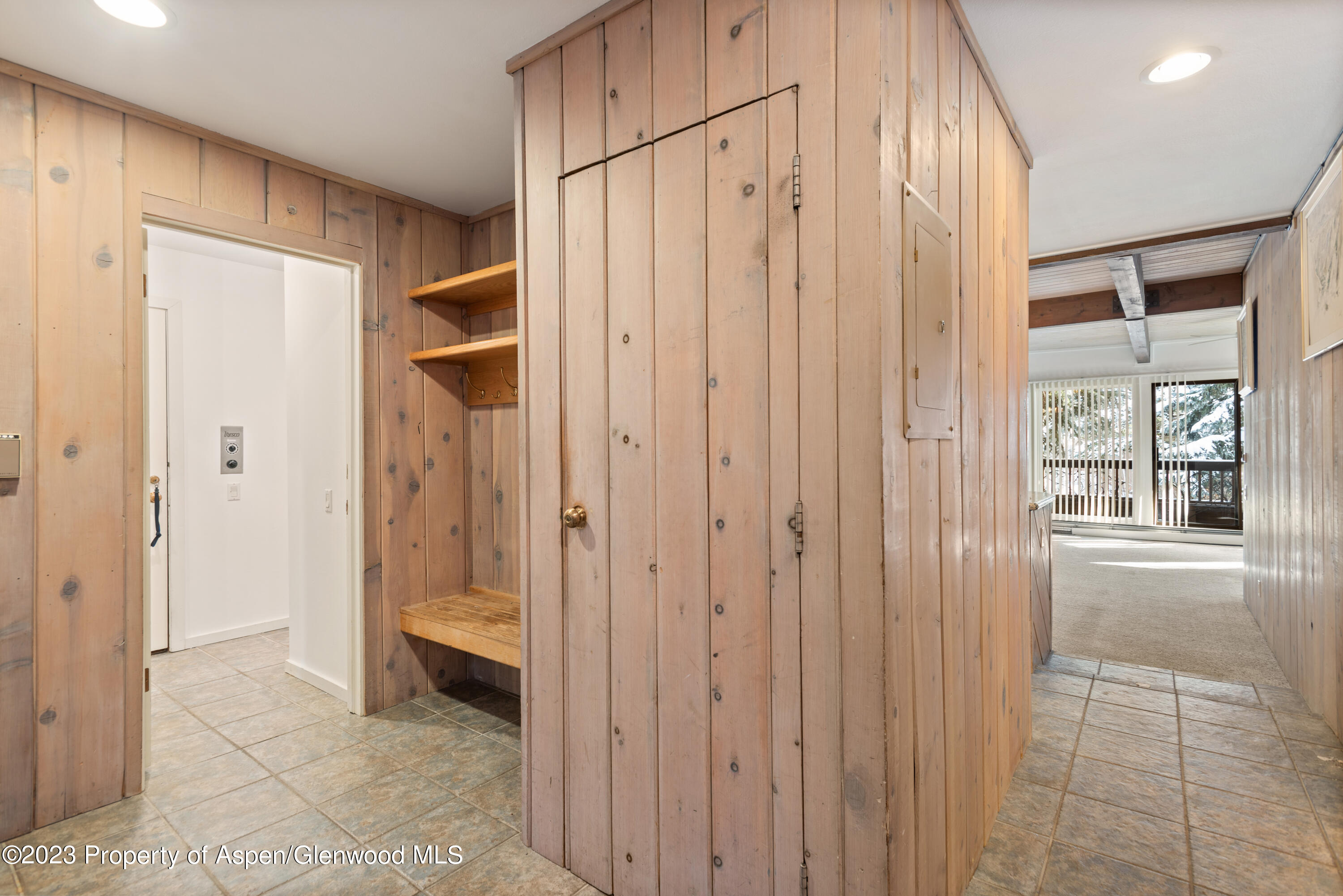 610 S West End Street, G205