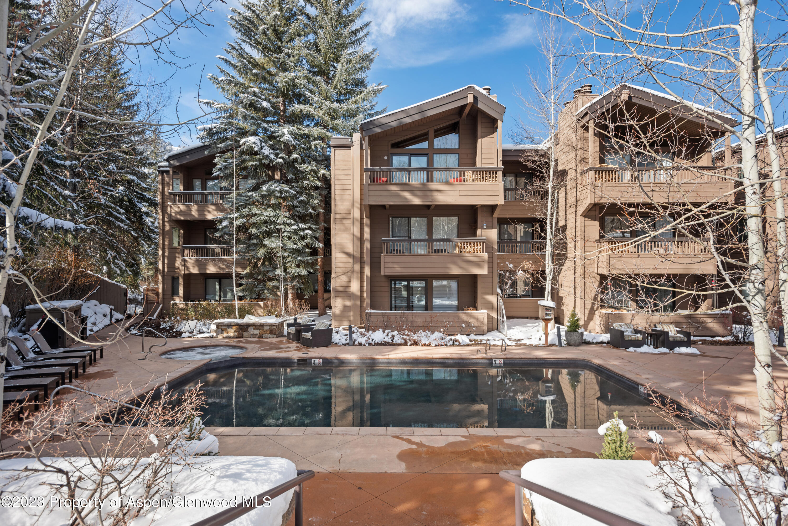 610 S West End Street, G205