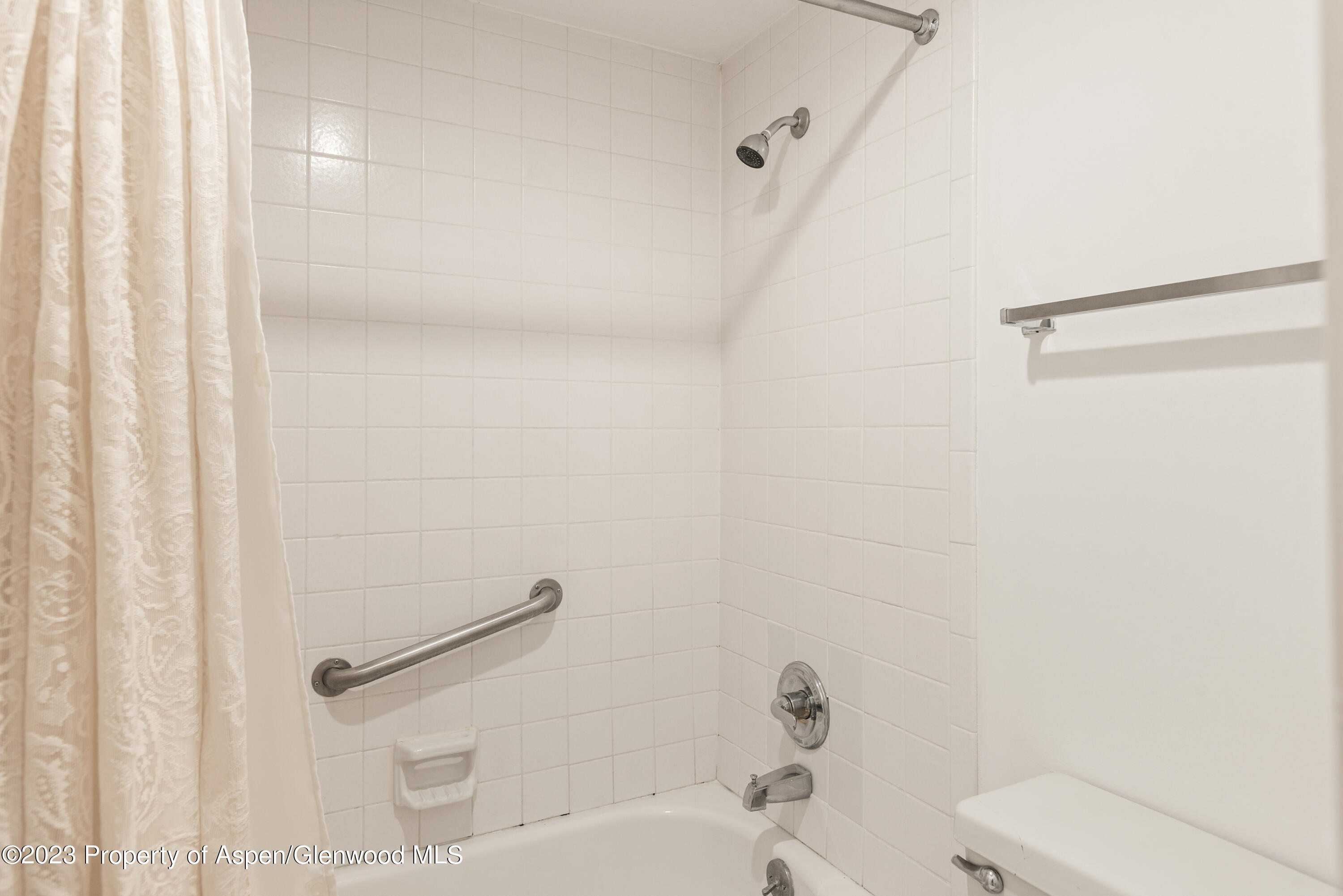 610 S West End Street, G205
