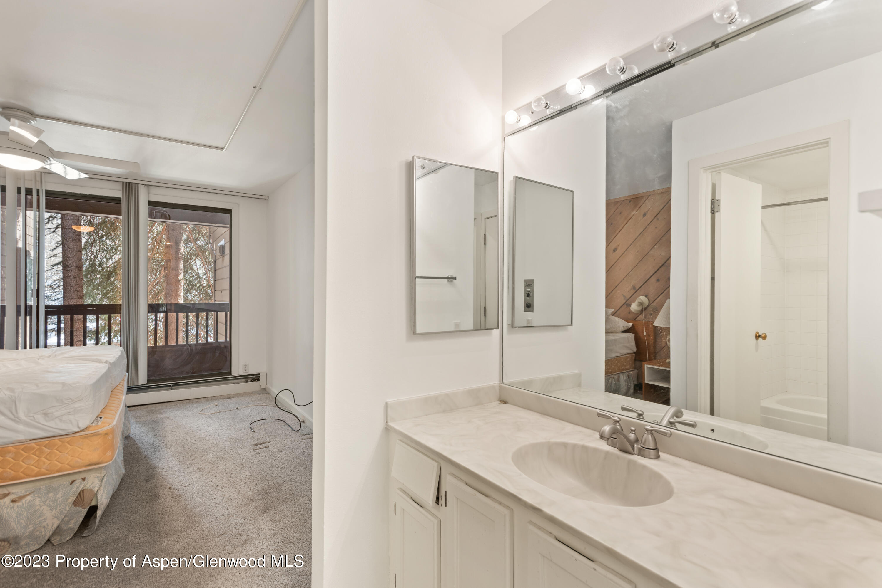 610 S West End Street, G205