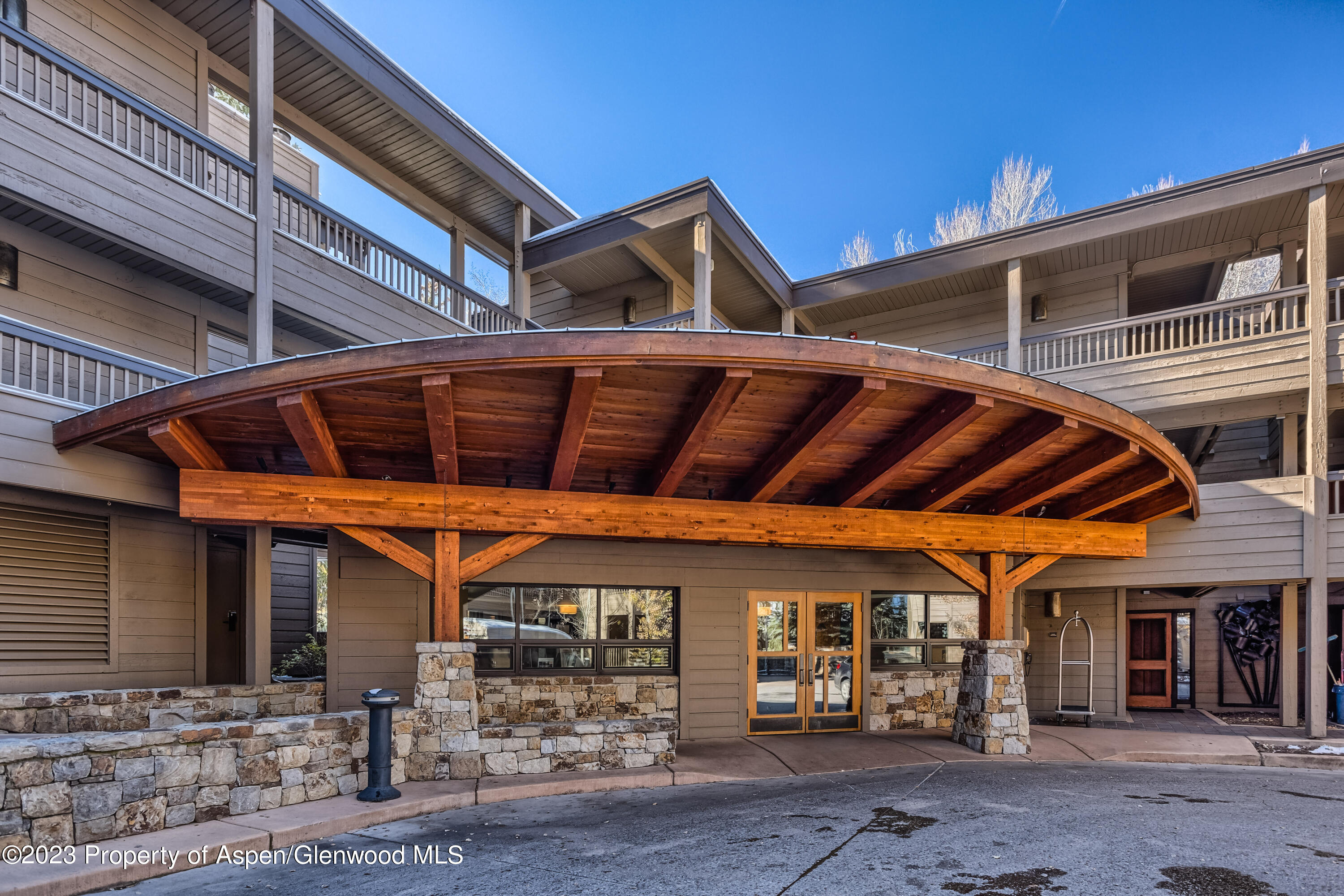 610 S West End Street, G205
