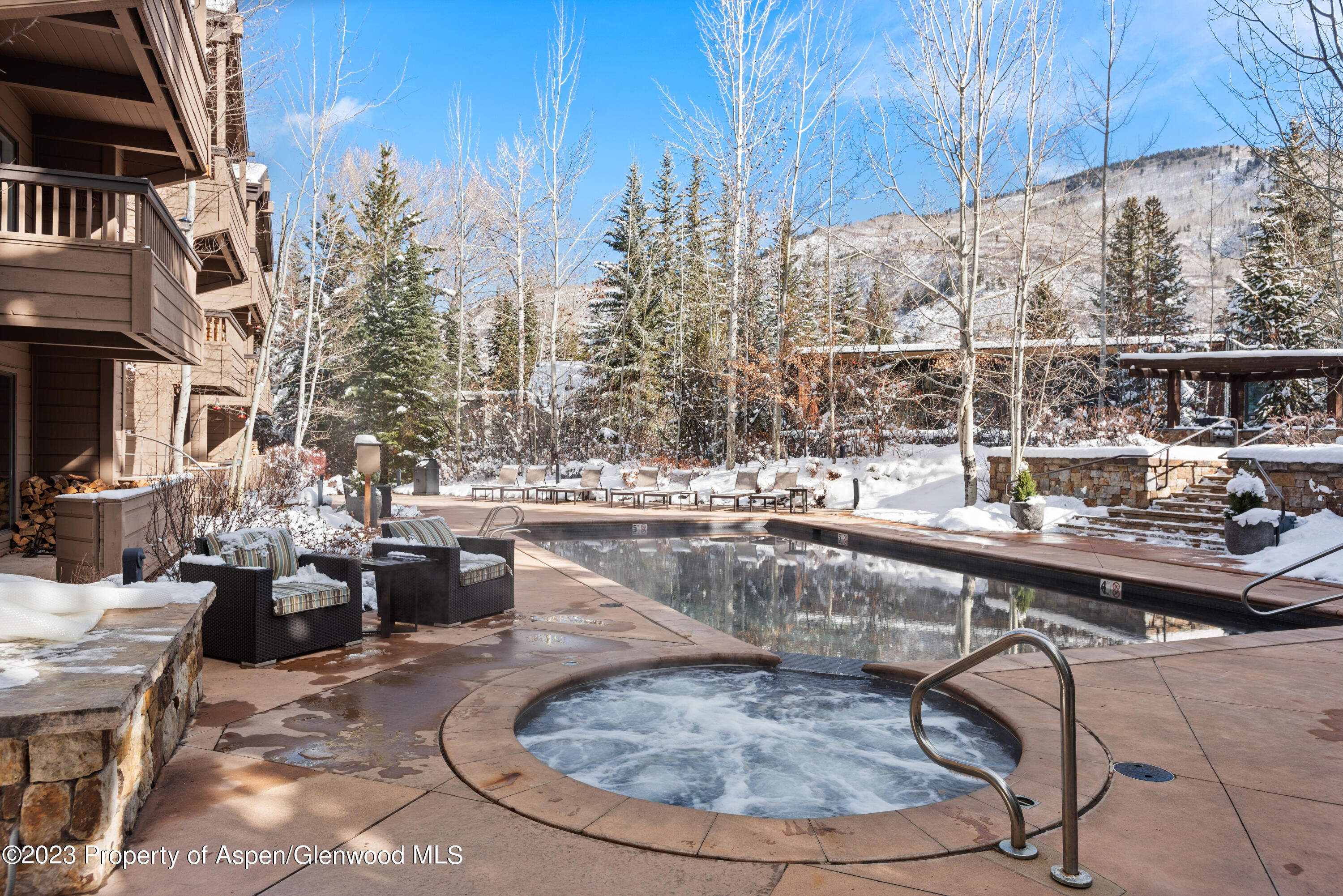 610 S West End Street, G205