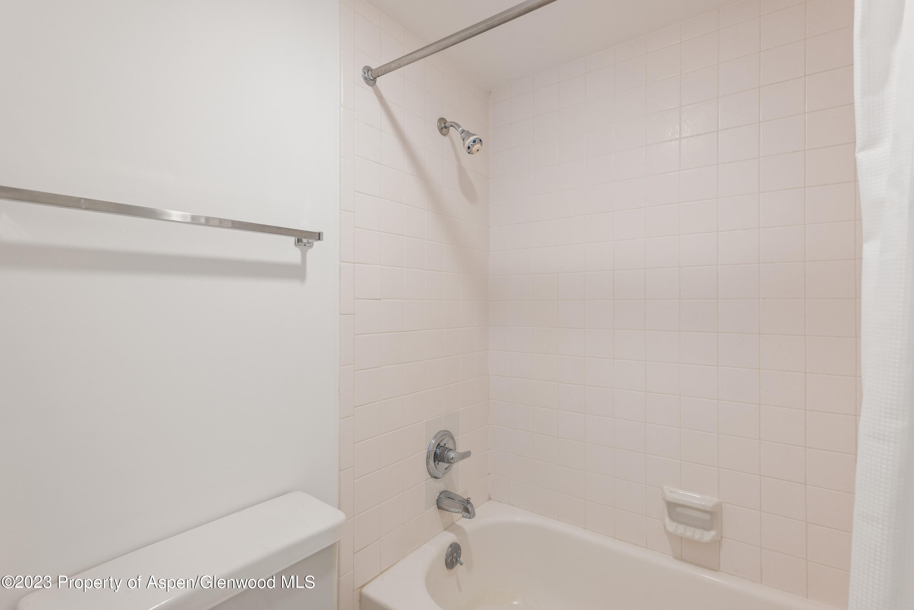 610 S West End Street, G205