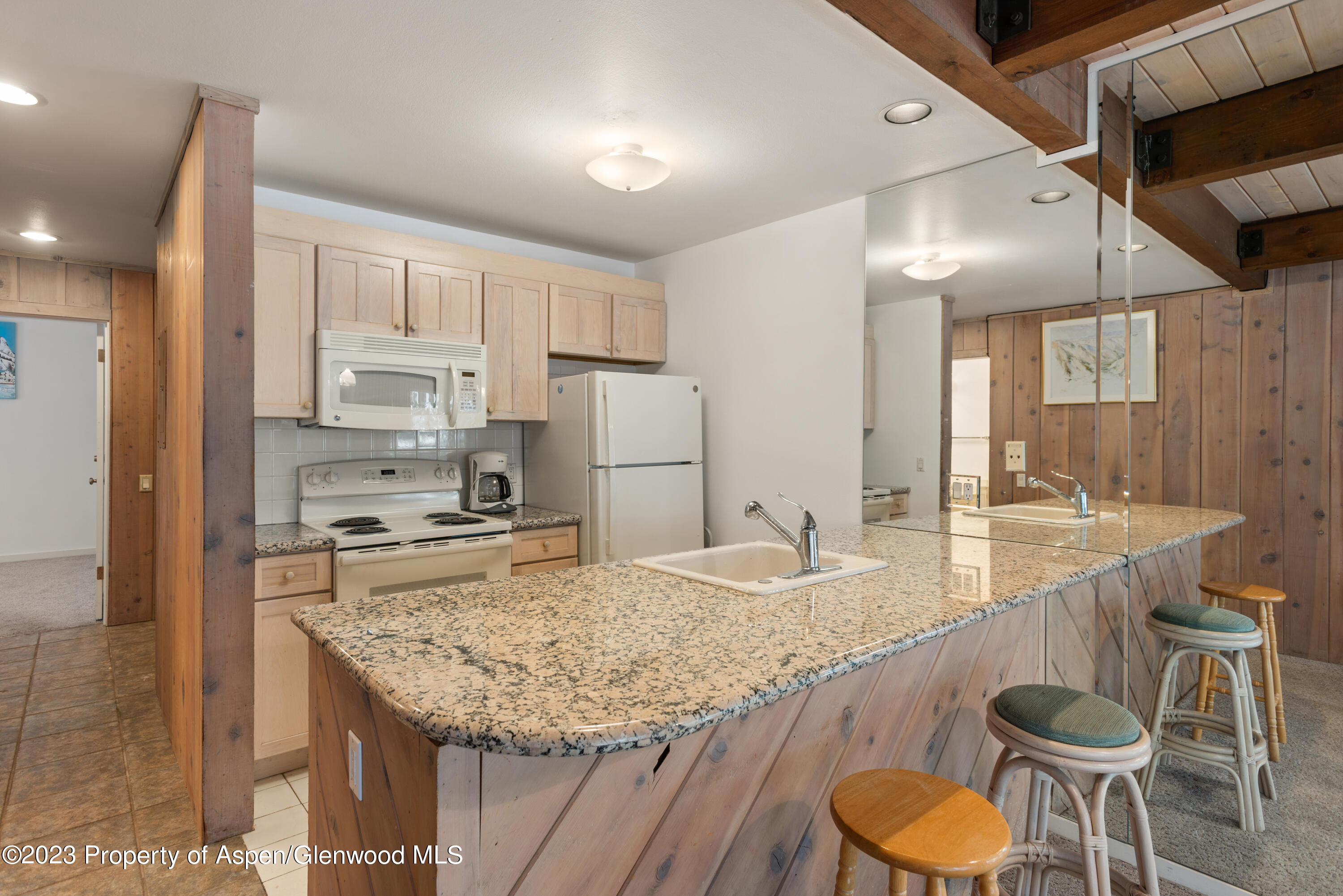 610 S West End Street, G205