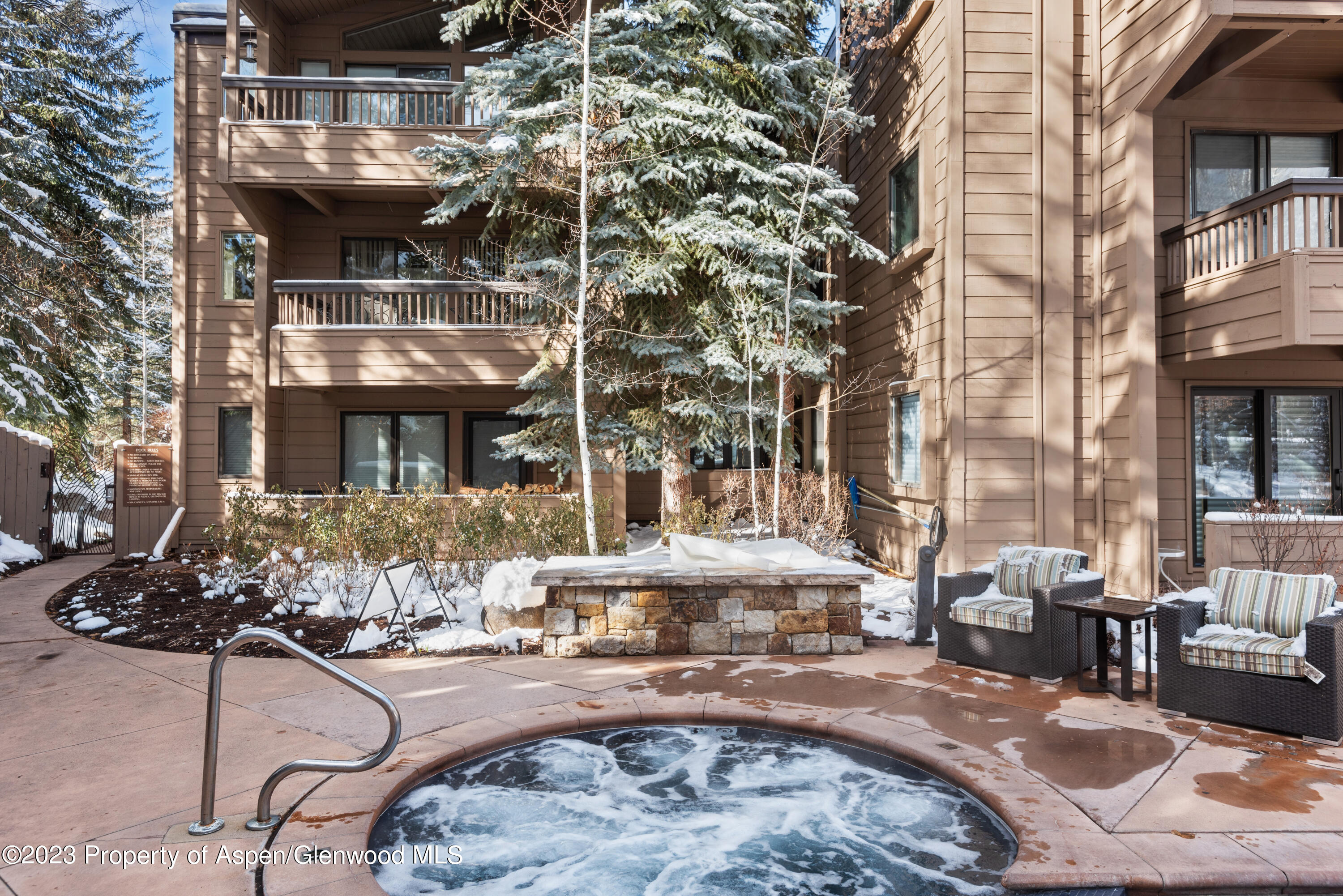 610 S West End Street, G205