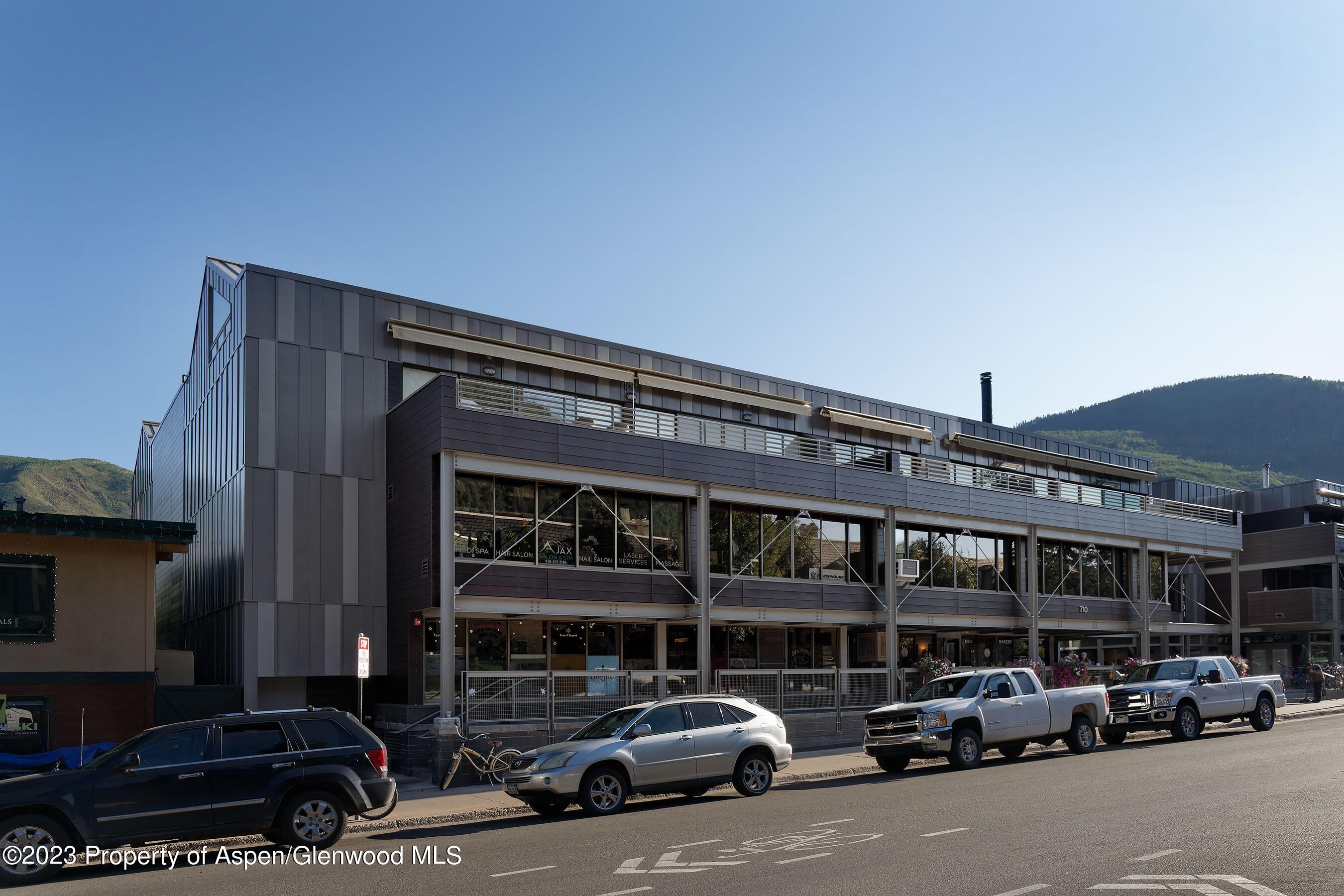 710 E Durant Avenue, P16