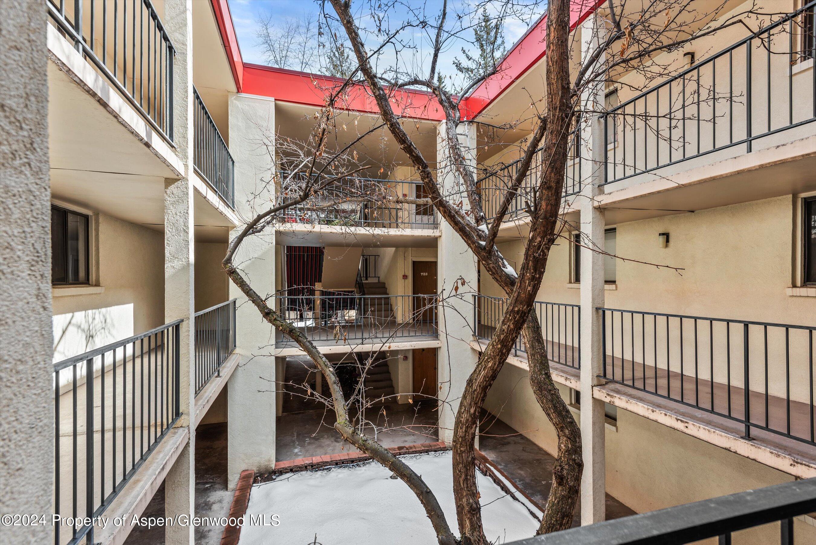 723 Vine Street, 723