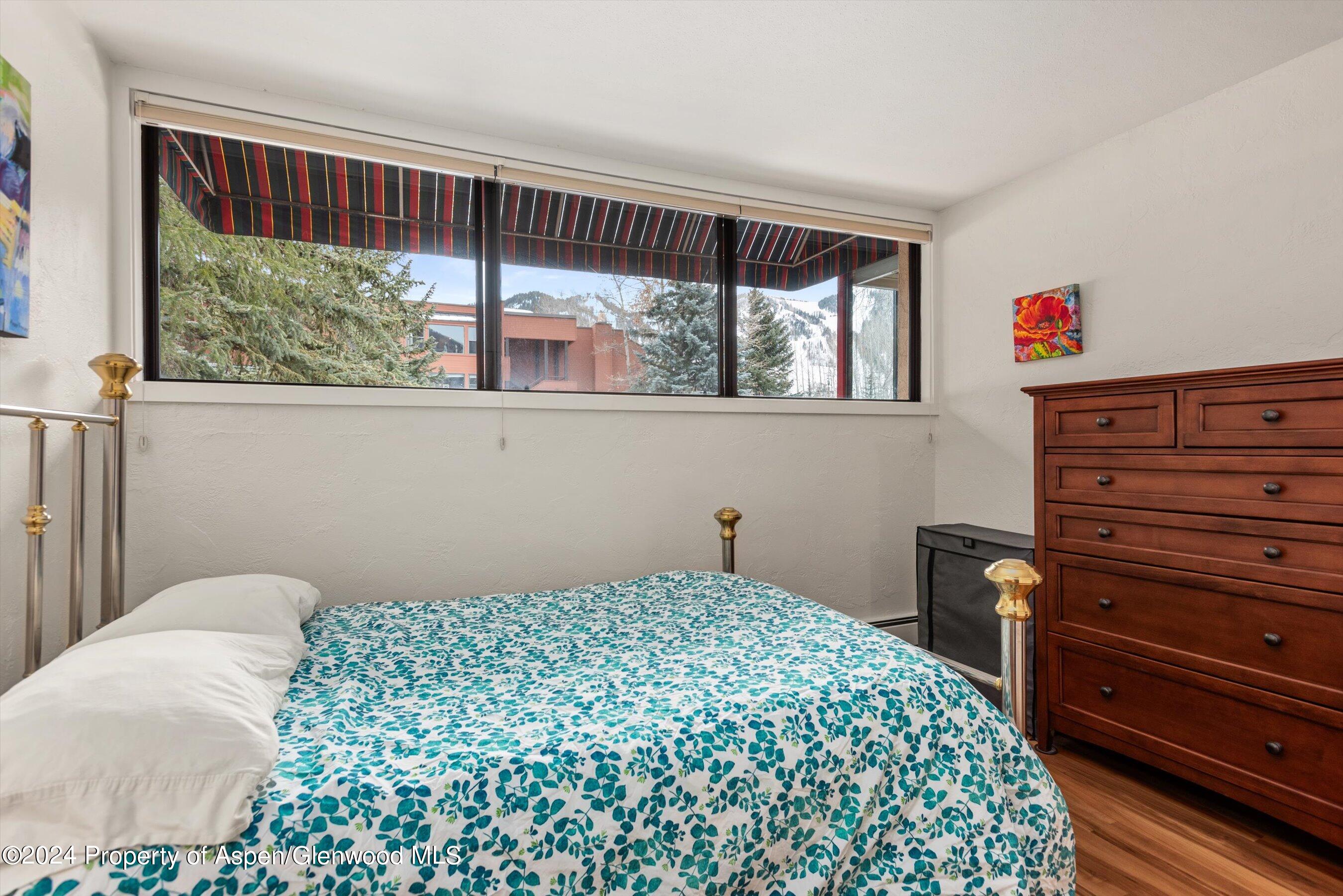 723 Vine Street, 723