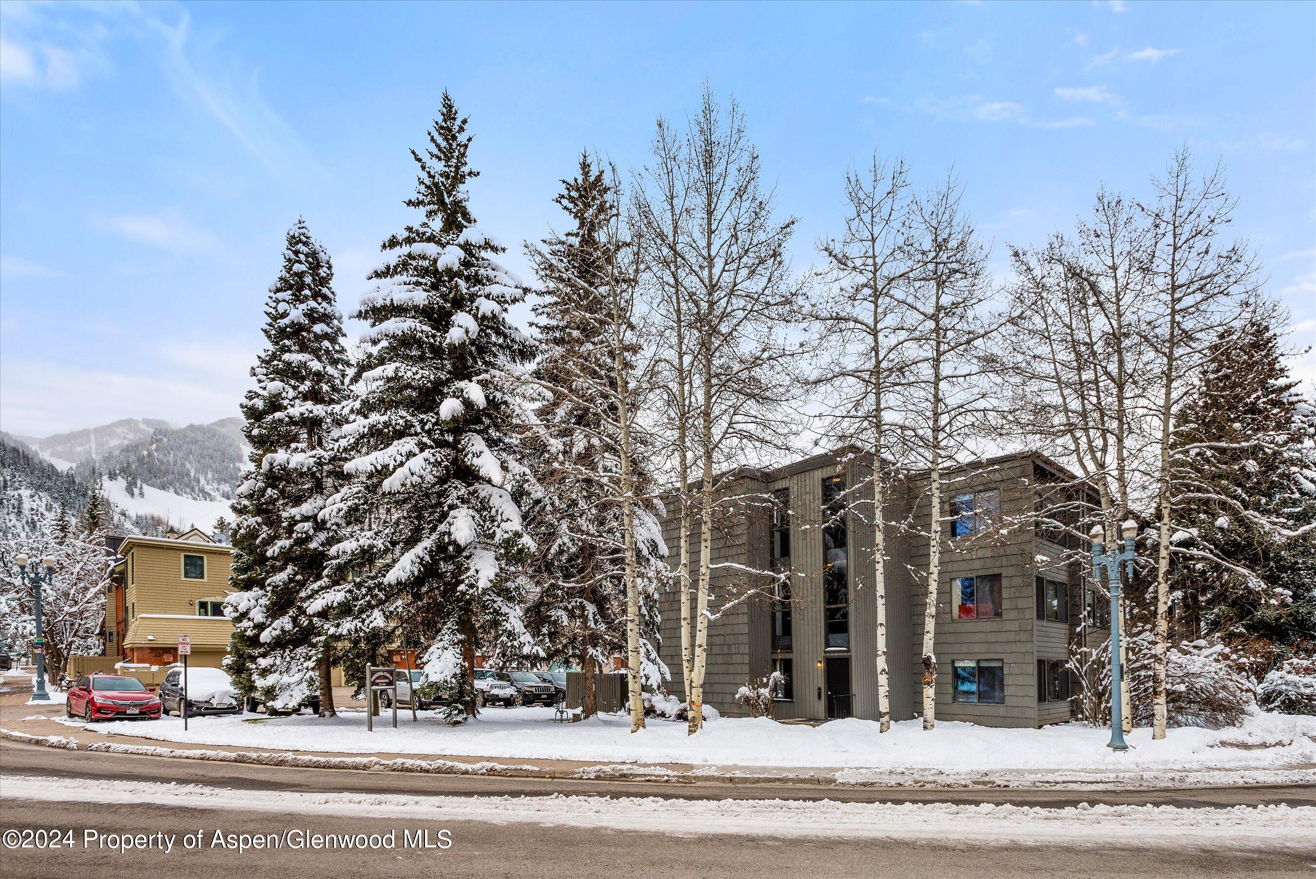 725 E Main Street, 304