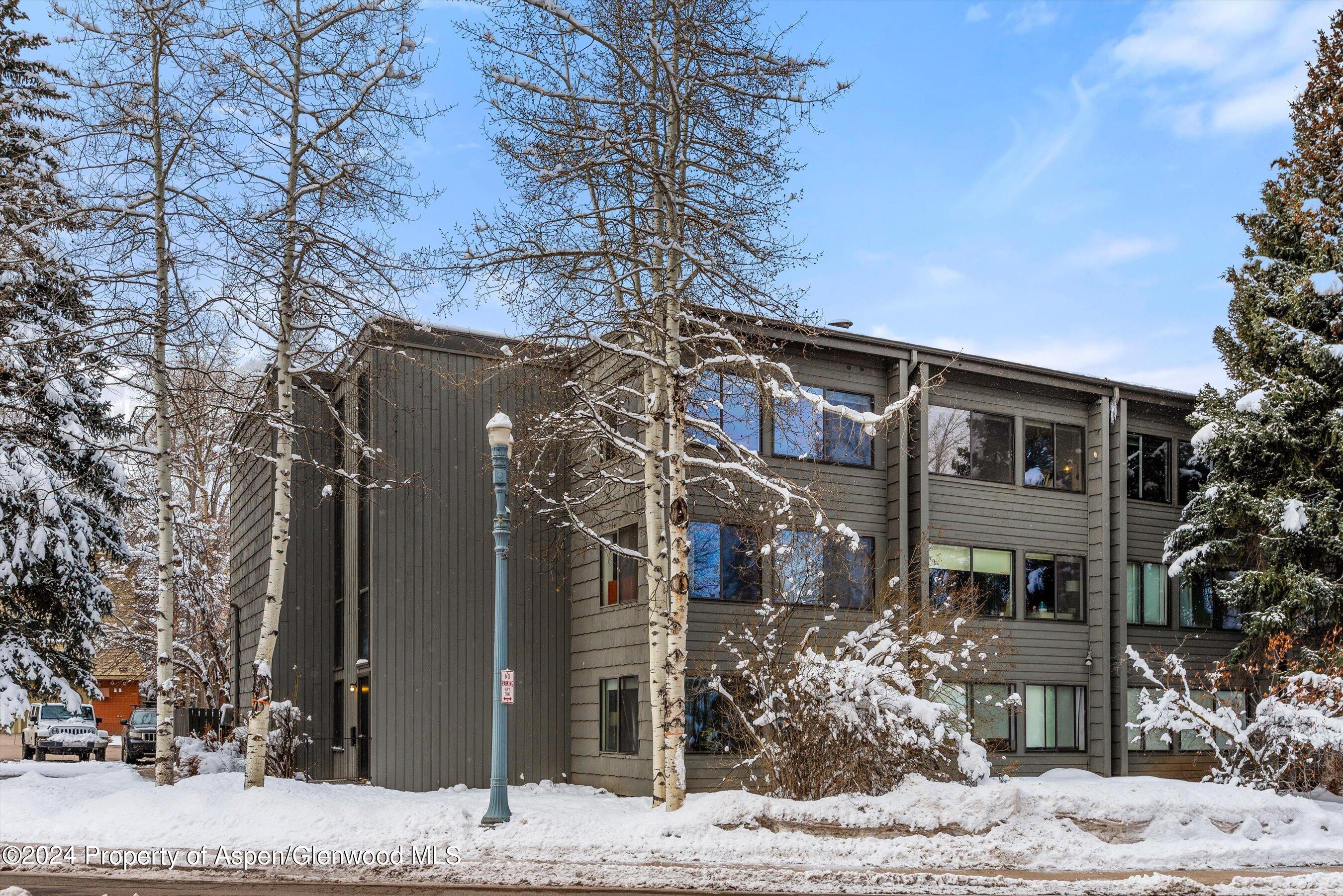 725 E Main Street, 304