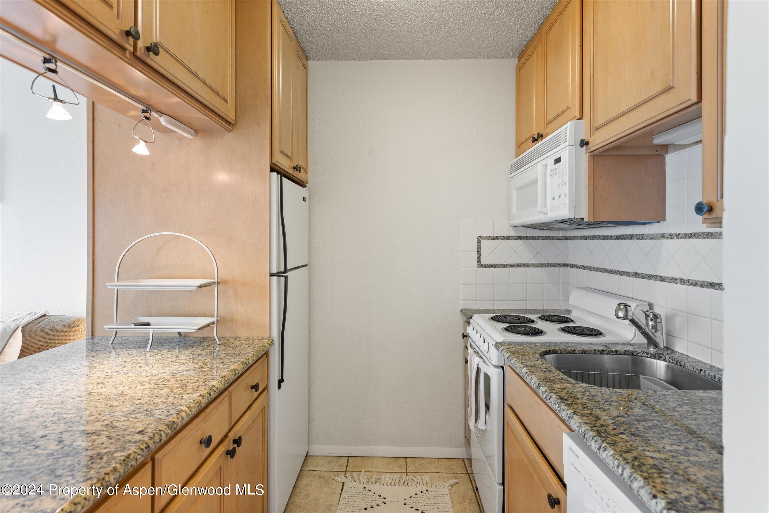 725 E Main Street, 304