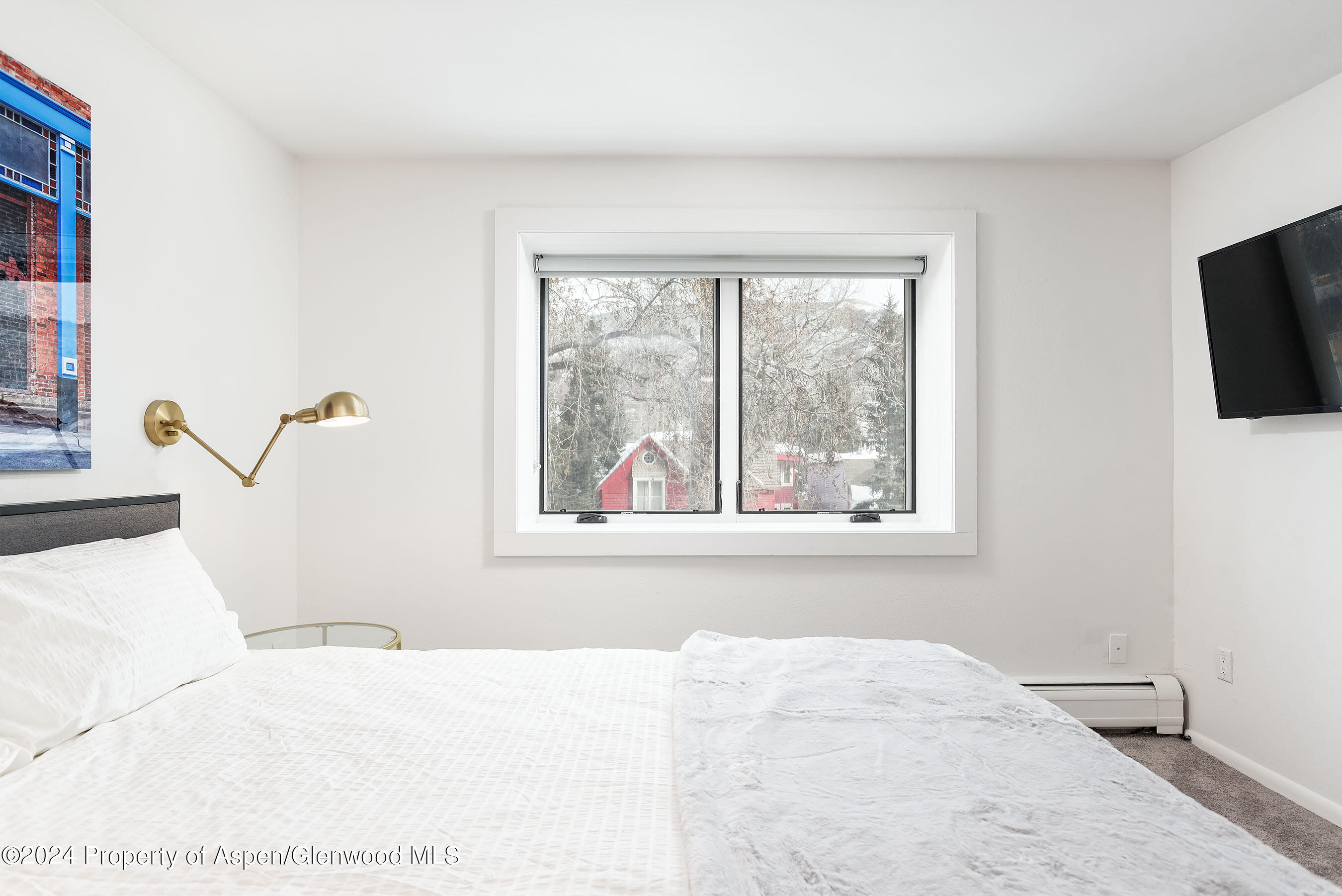 119 E Cooper Avenue, 24