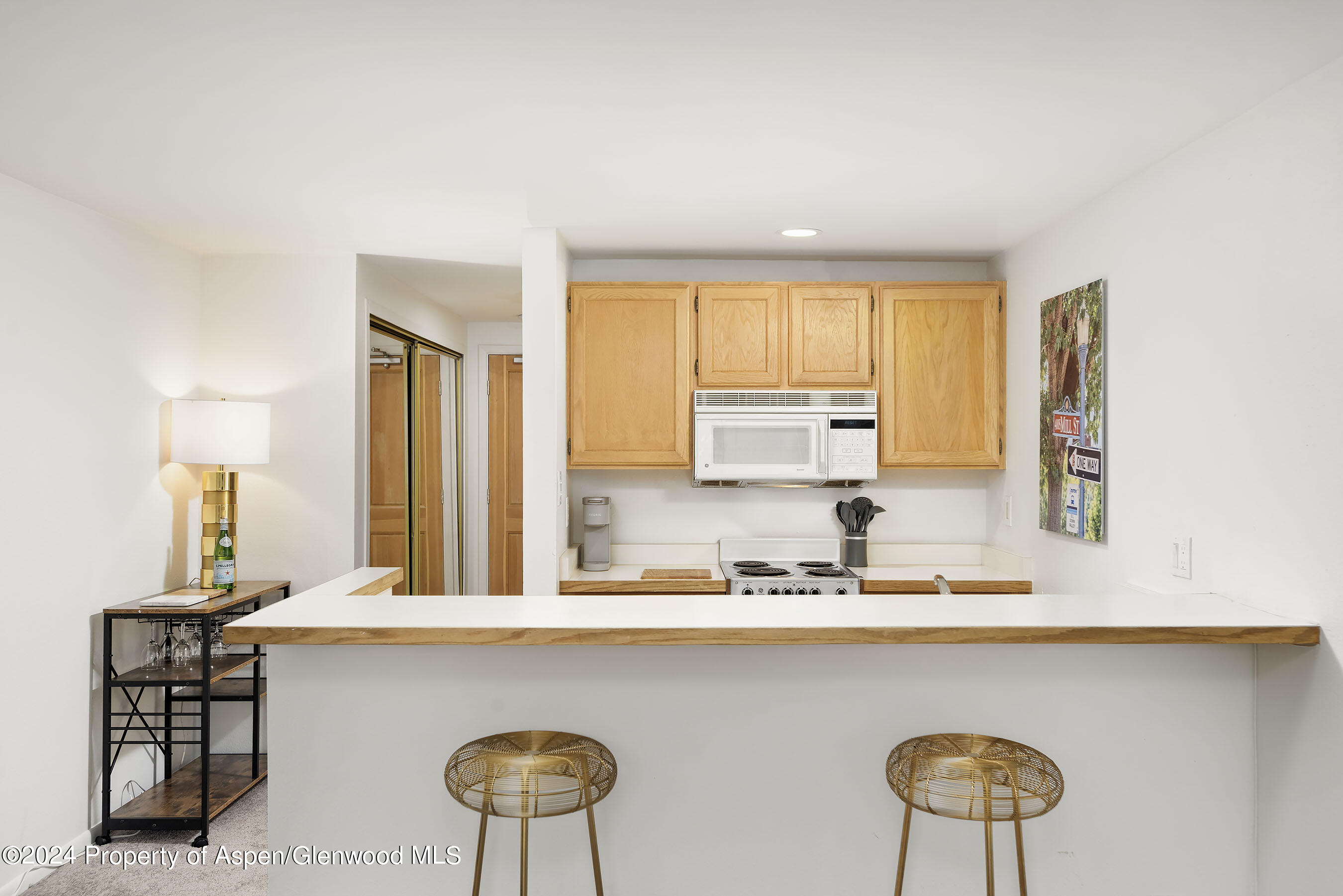 119 E Cooper Avenue, 24