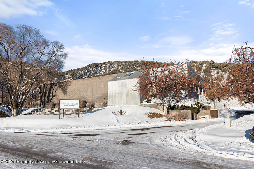 6916 Highway 82