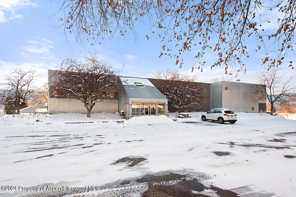 6916 Highway 82