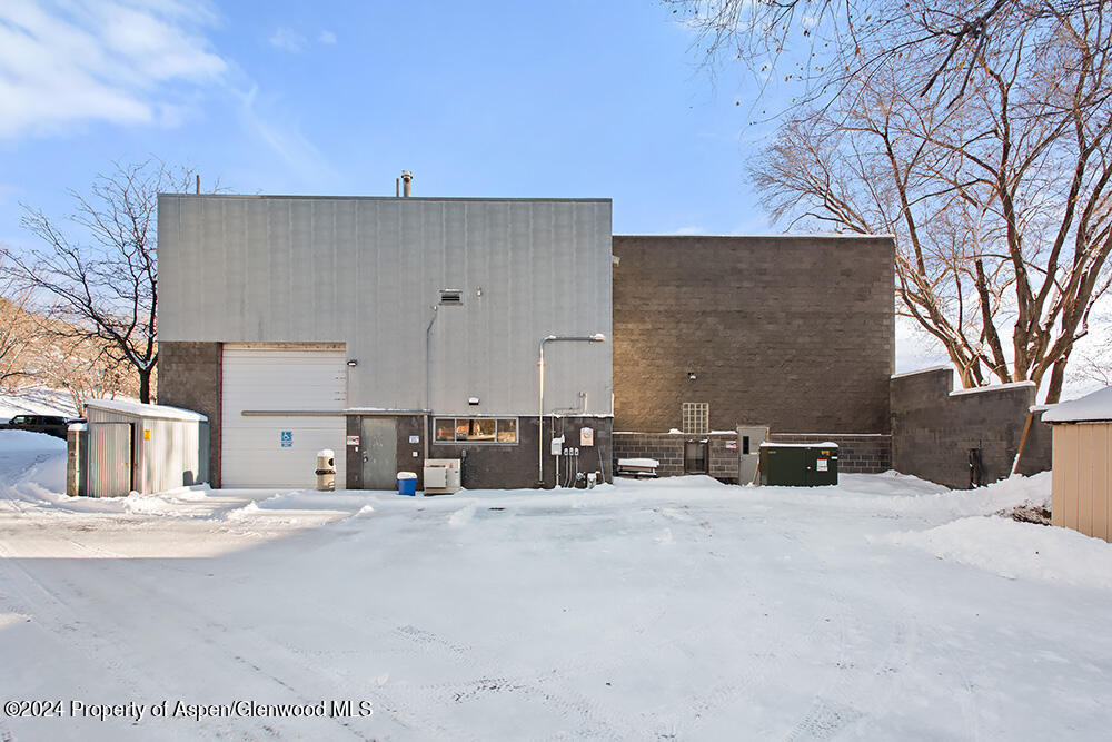 6916 Highway 82