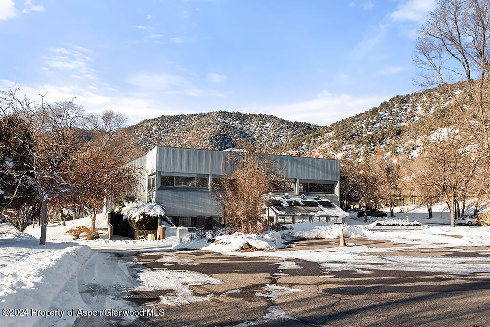 6916 Highway 82