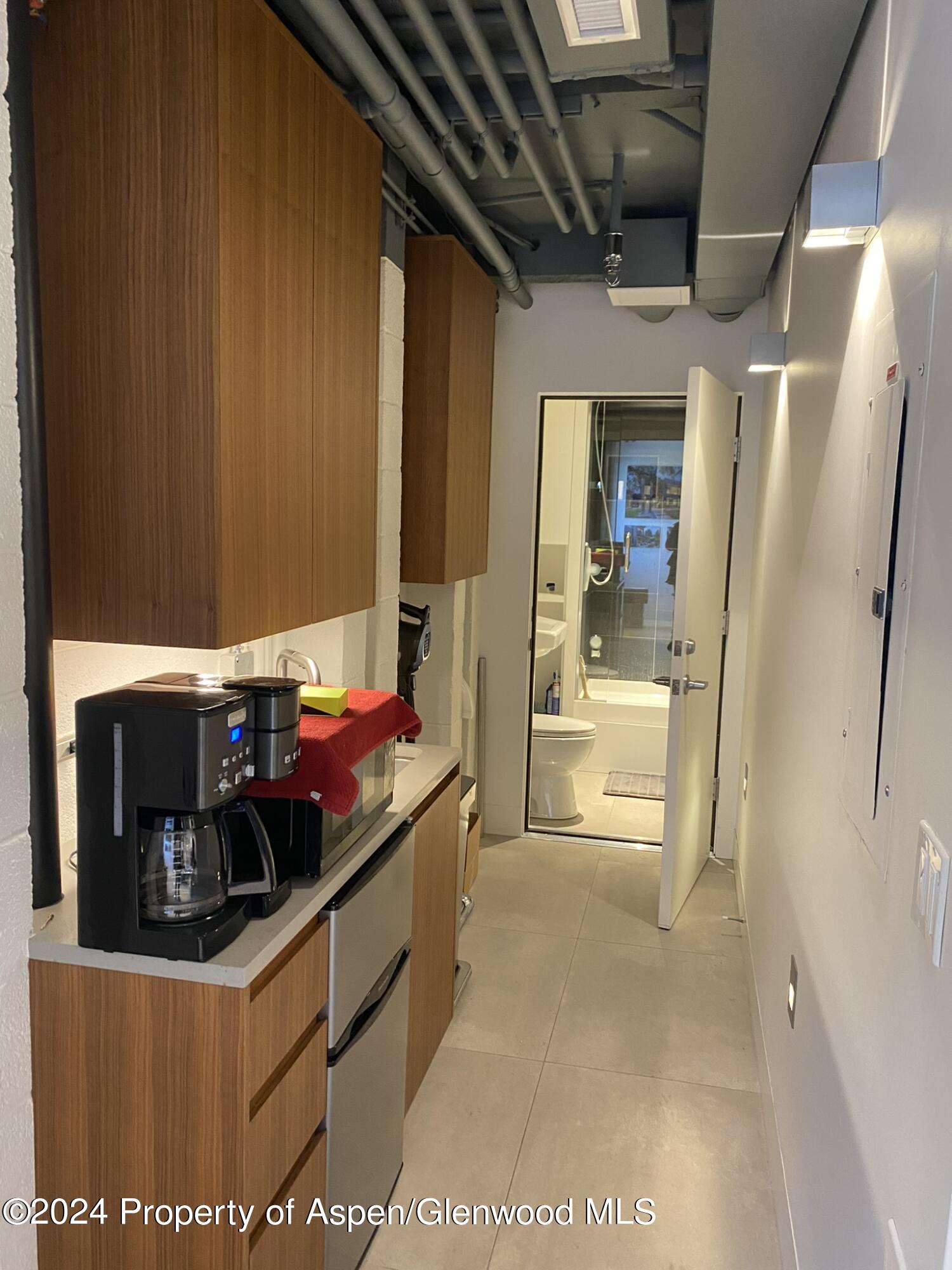 630 E Hyman Avenue, Unit 207