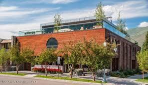 630 E Hyman Avenue, Unit 207