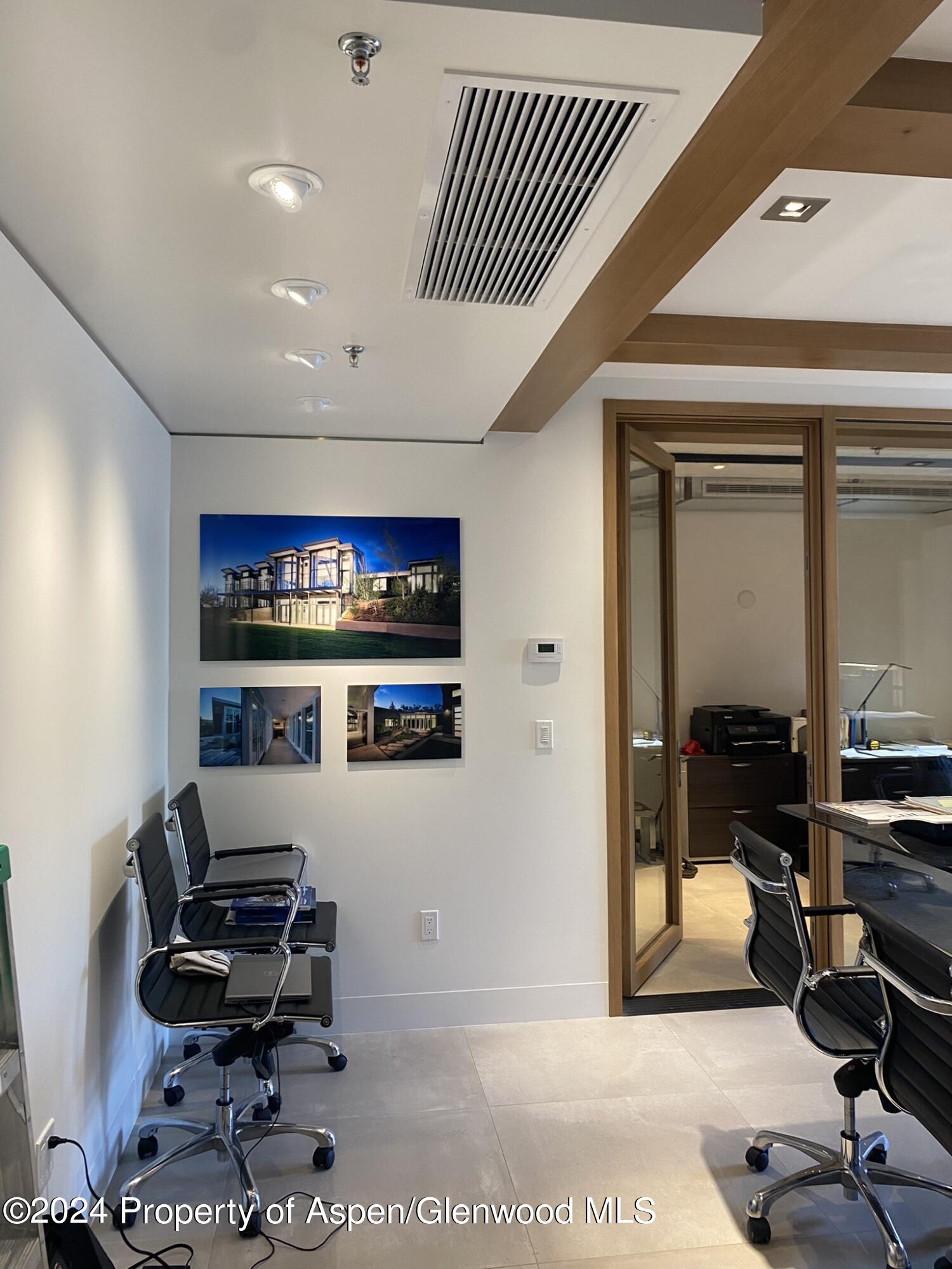 630 E Hyman Avenue, Unit 207