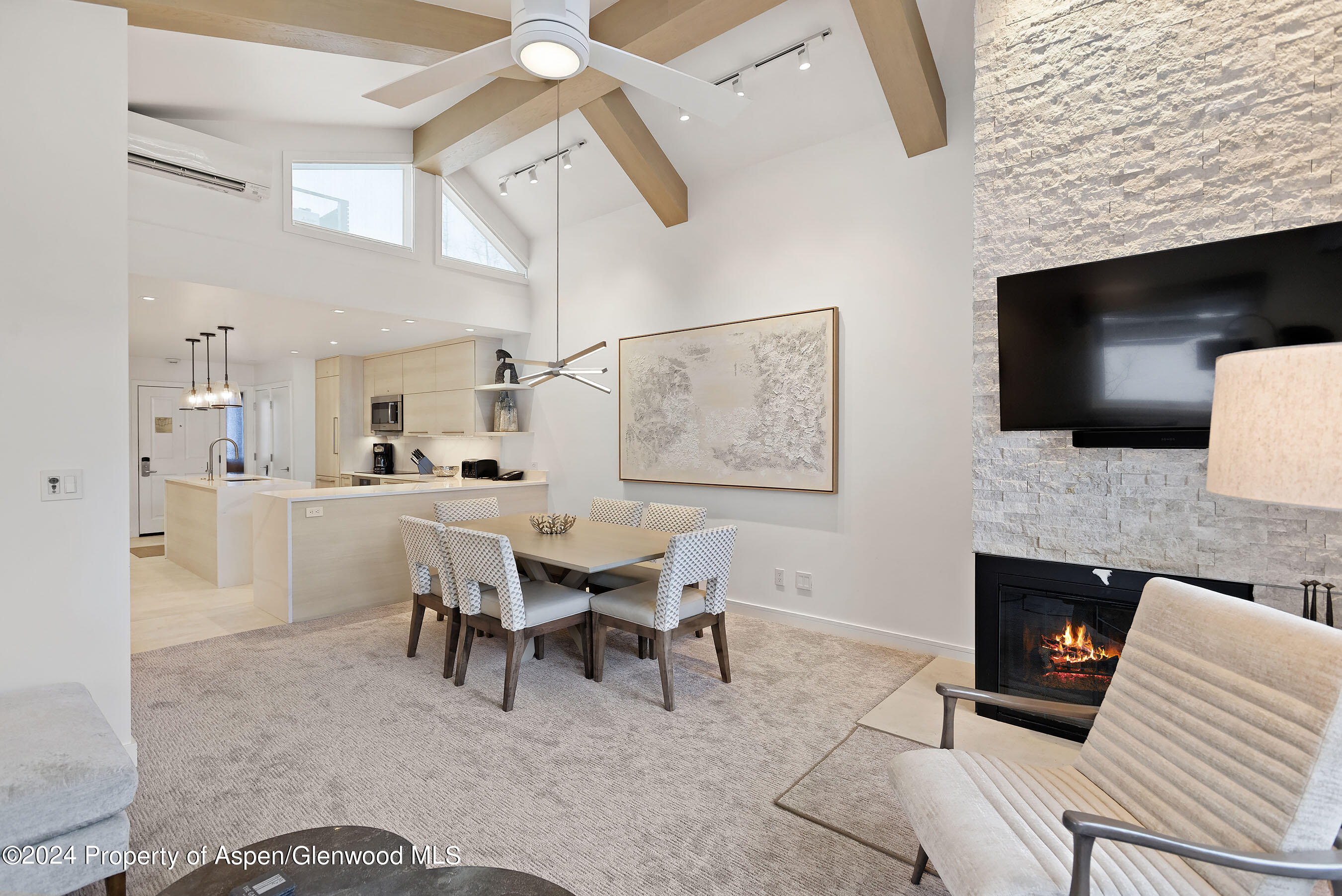 610 S West End Street, J301