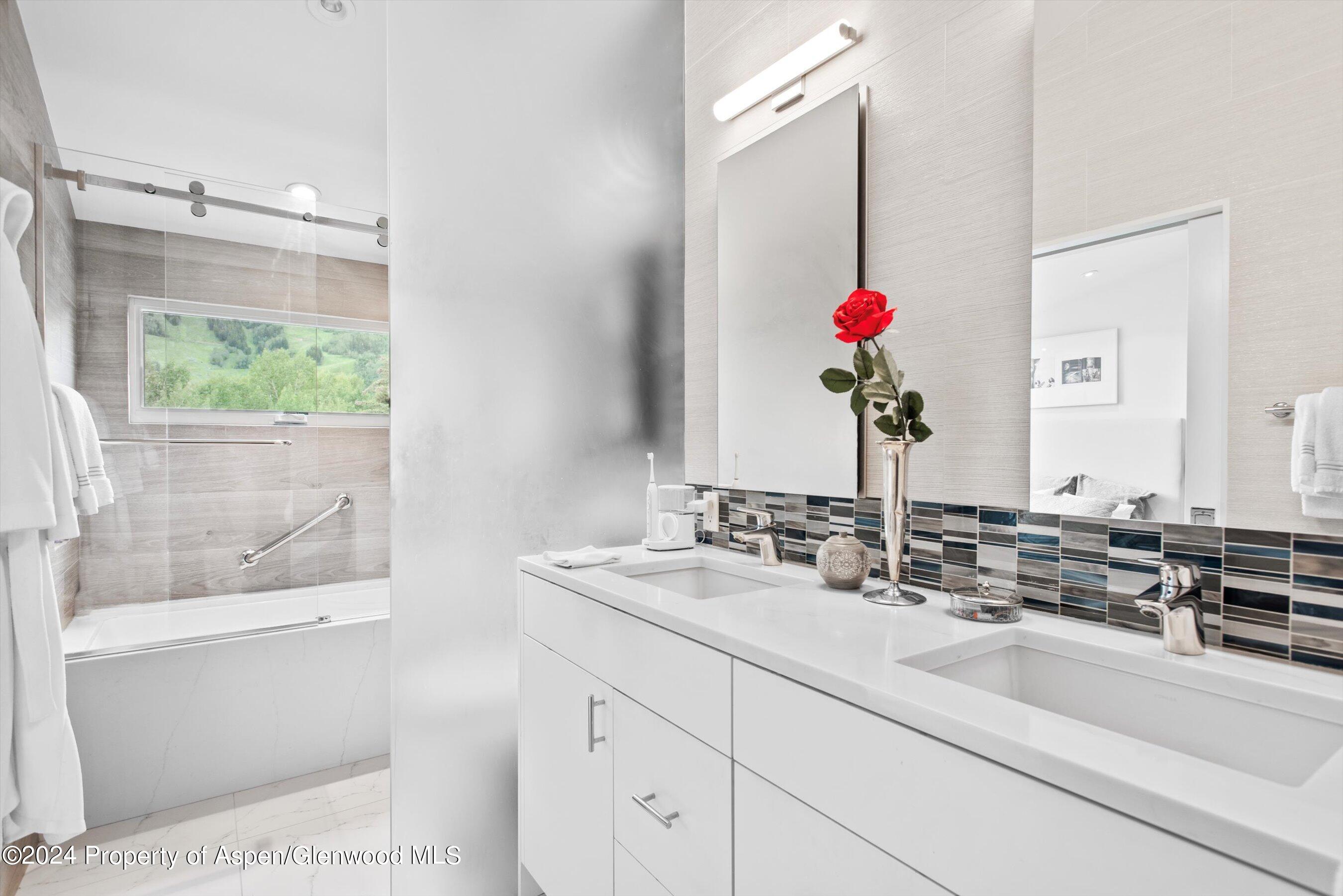 155 Lone Pine Road, Unit 8