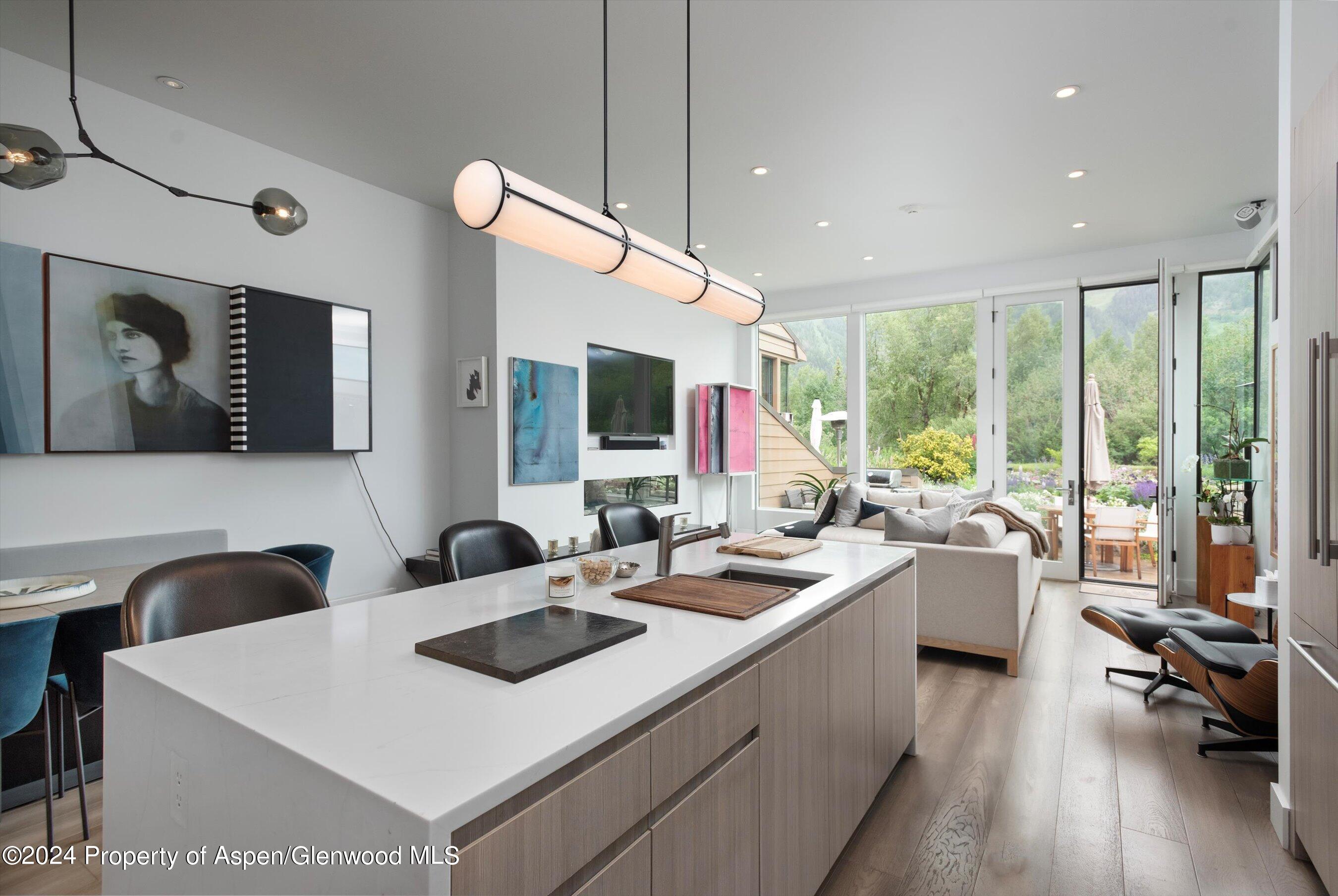 155 Lone Pine Road, Unit 8