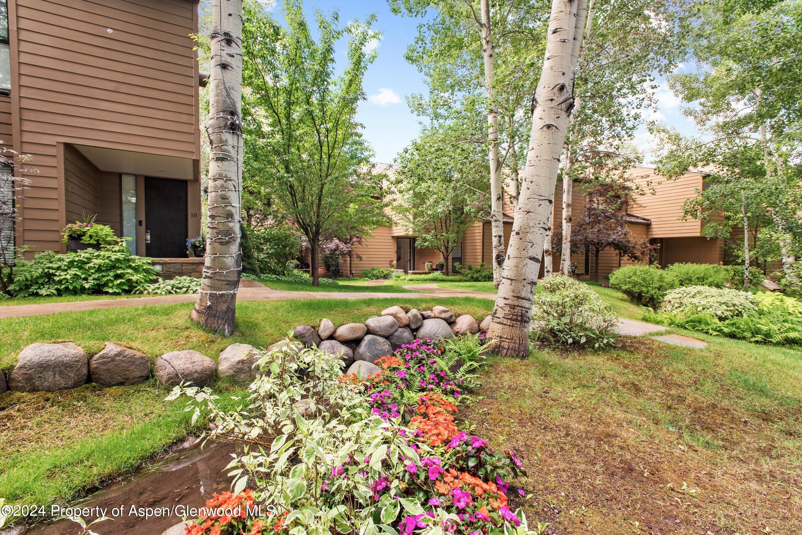155 Lone Pine Road, Unit 8