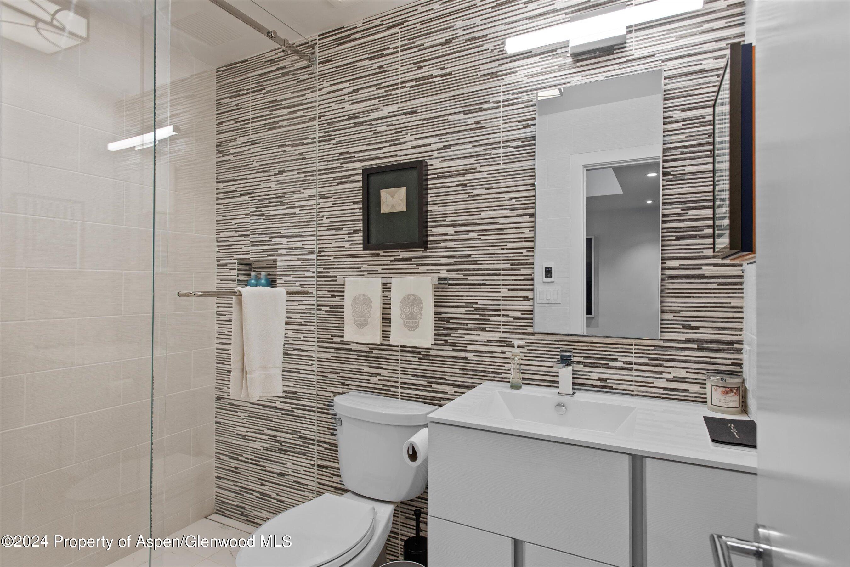 155 Lone Pine Road, Unit 8