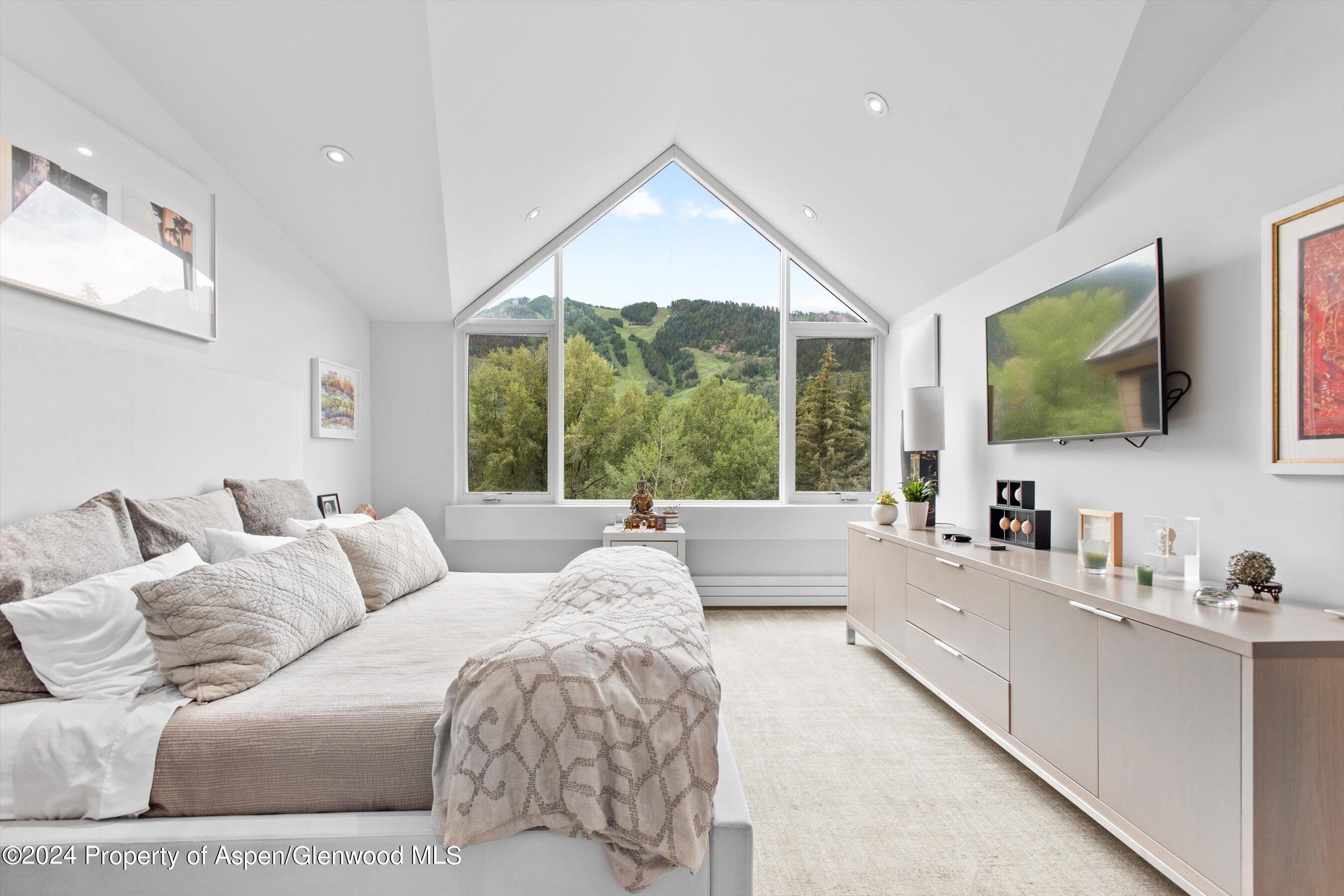 155 Lone Pine Road, Unit 8