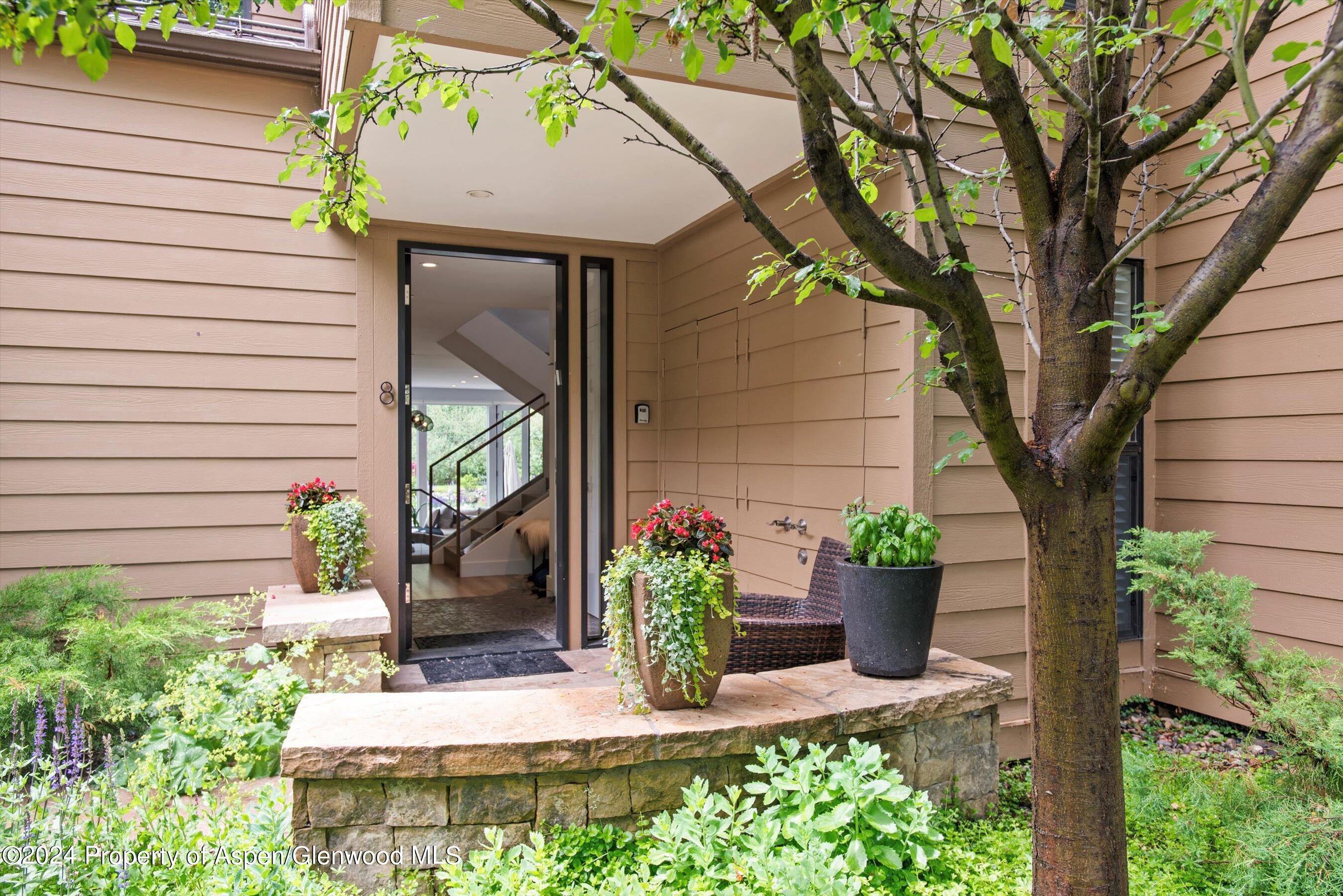 155 Lone Pine Road, Unit 8