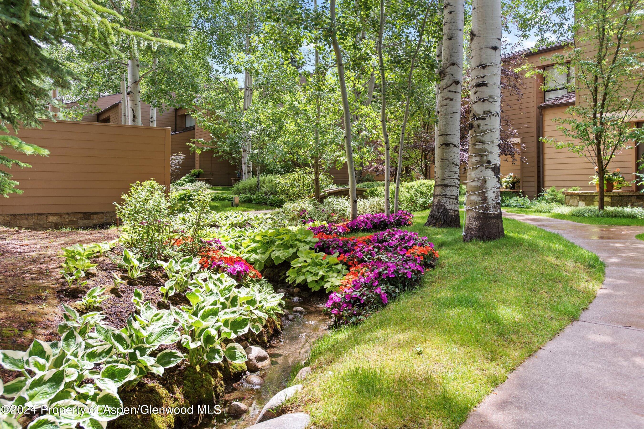 155 Lone Pine Road, Unit 8