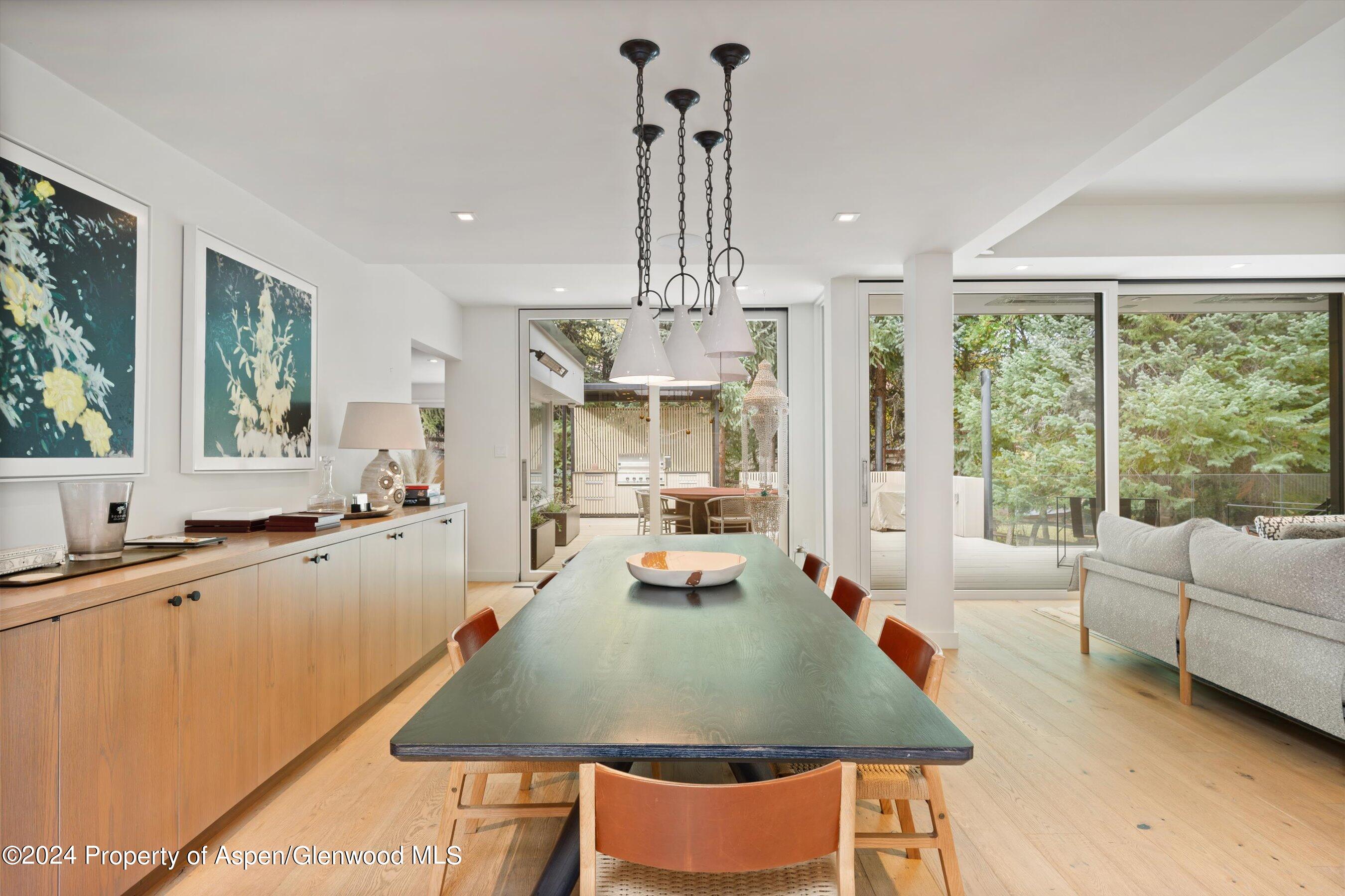 721 Meadowood Drive