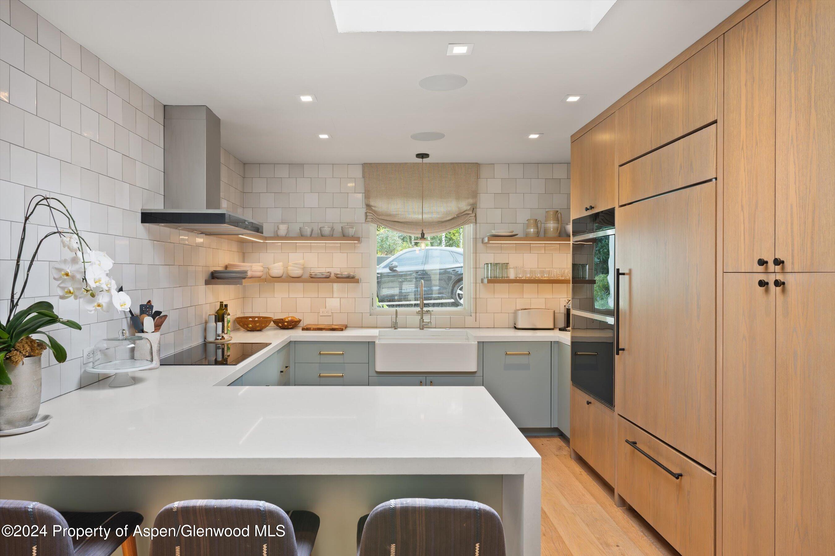 721 Meadowood Drive
