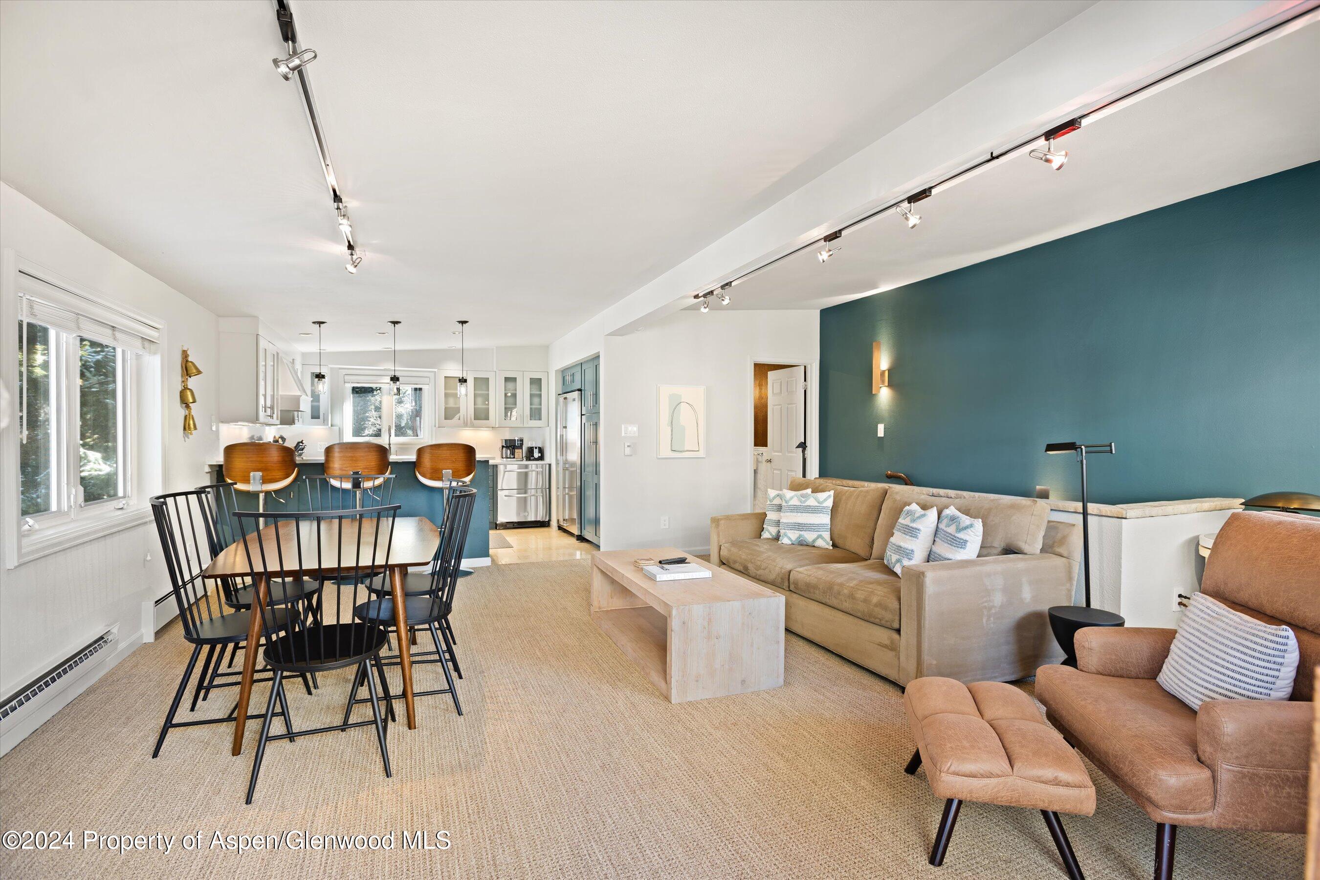 805 E Cooper Avenue, 12