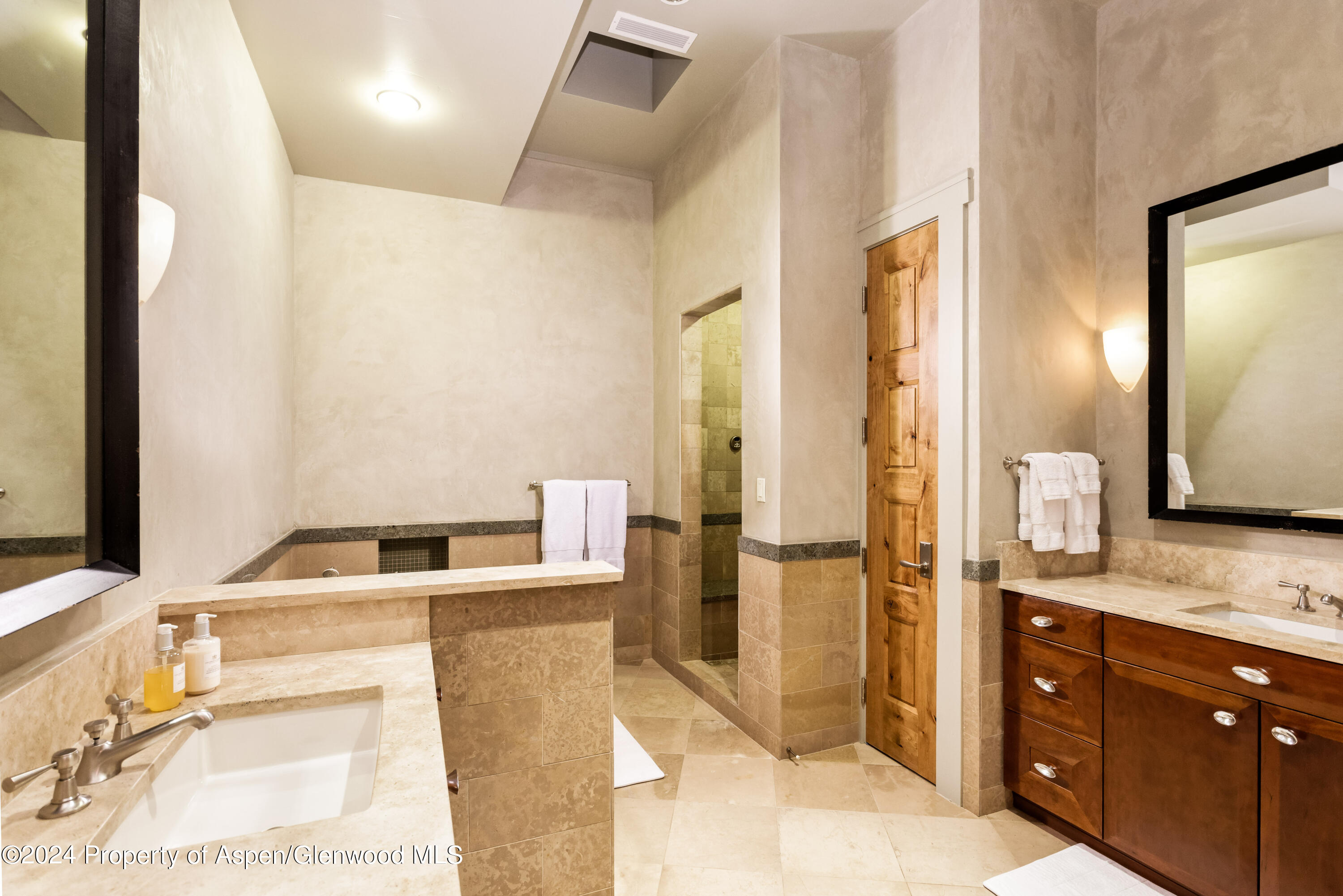 501 Rio Grande Place, Unit 204