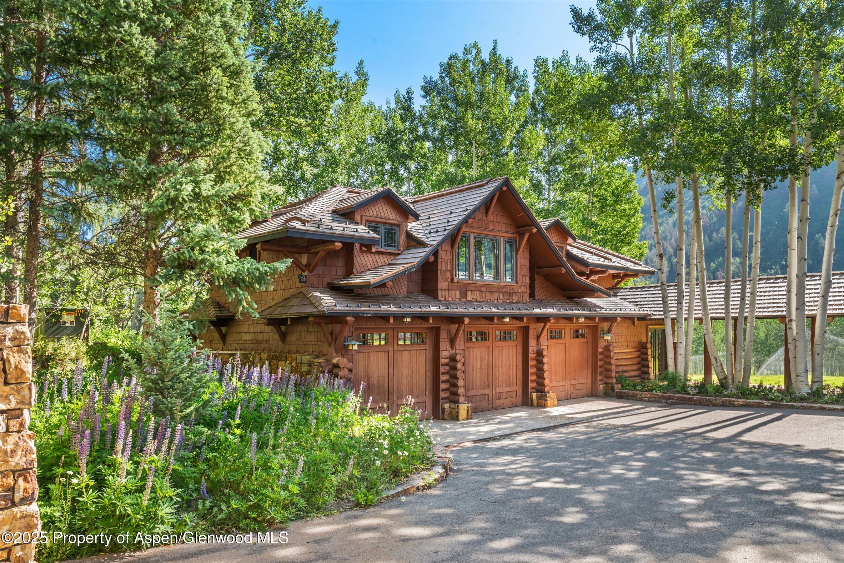 195 N Hayden Road
