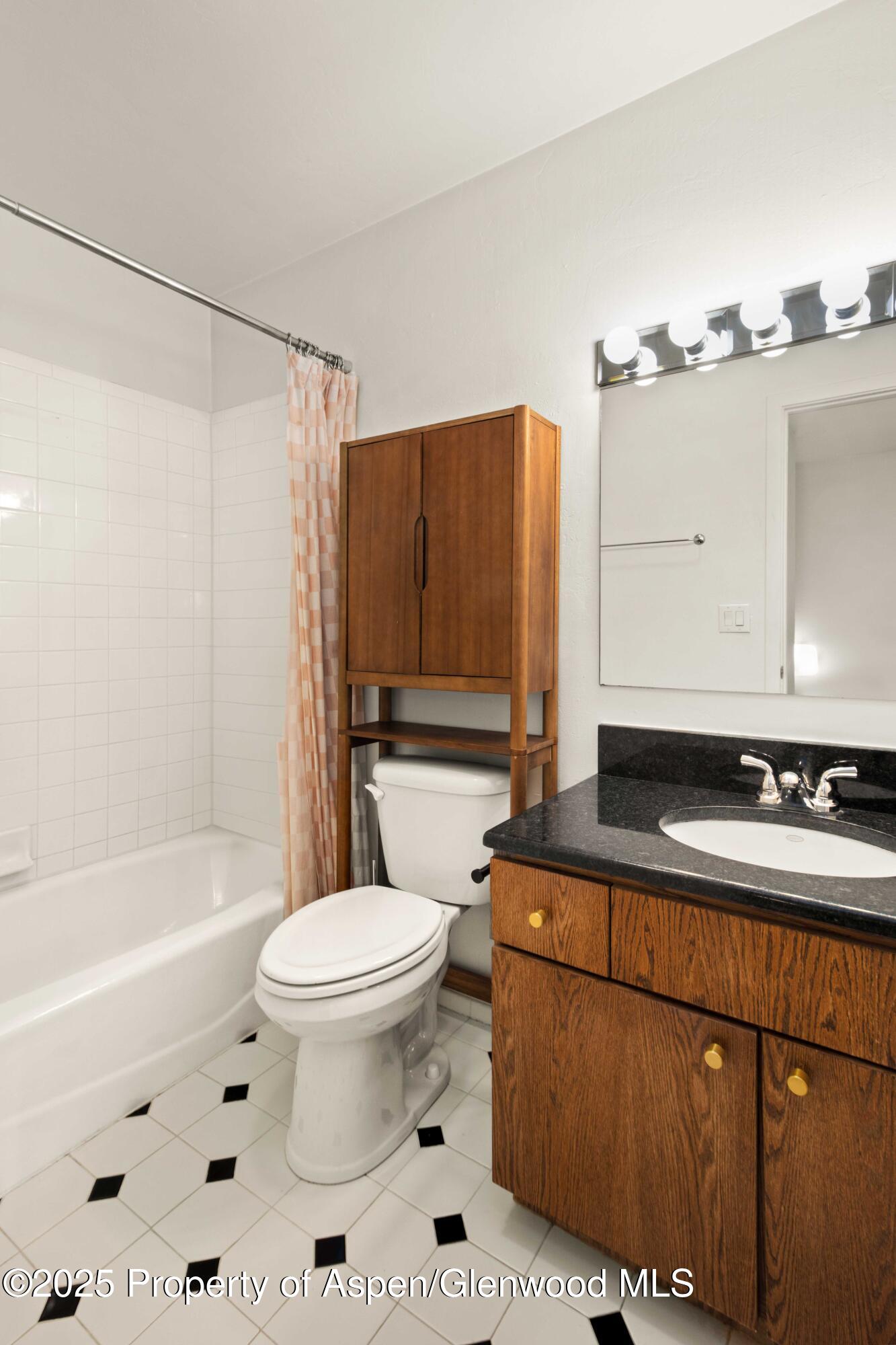 354 S 8th Street