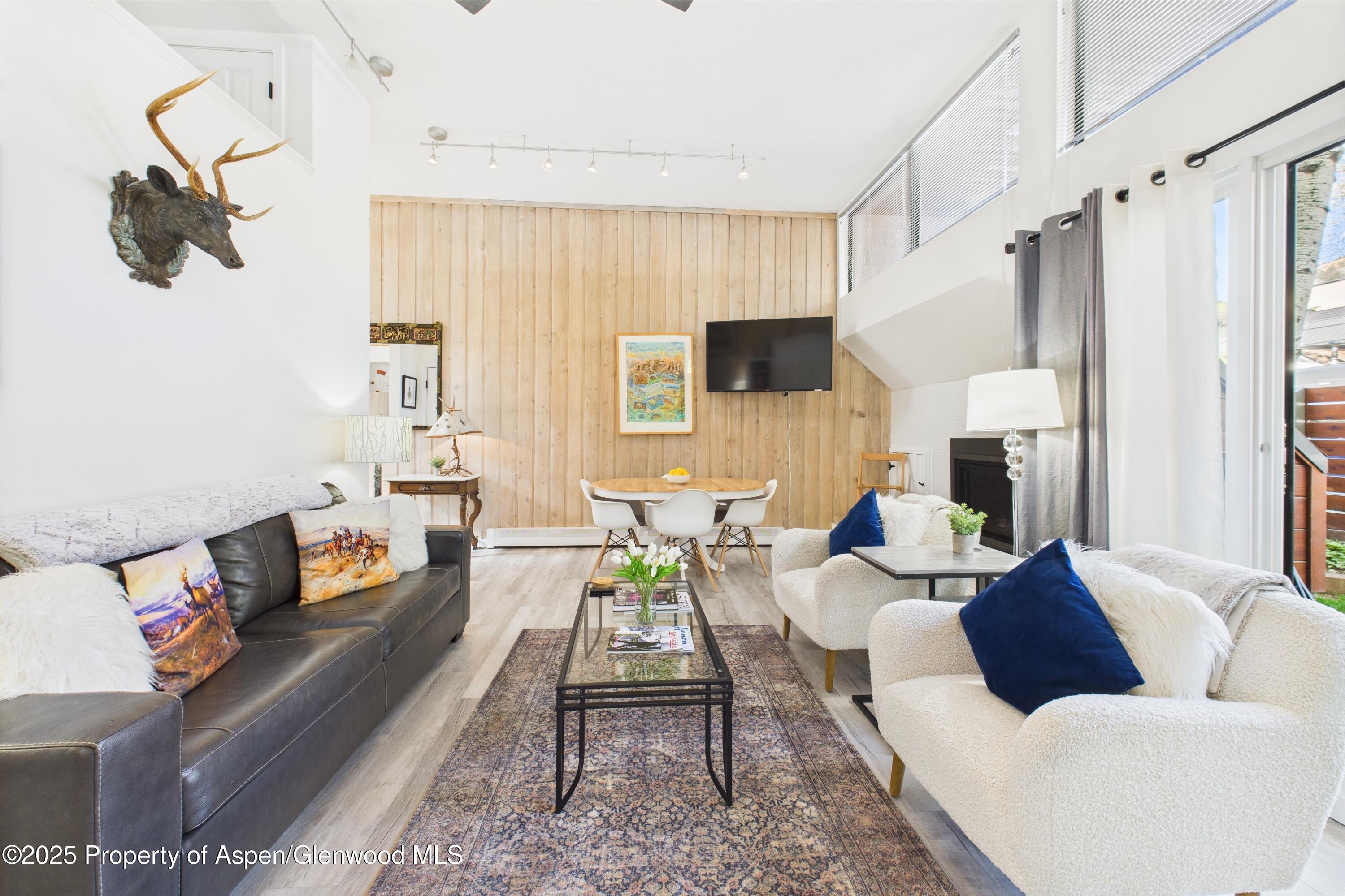 311 S Aspen Street Unit: 3