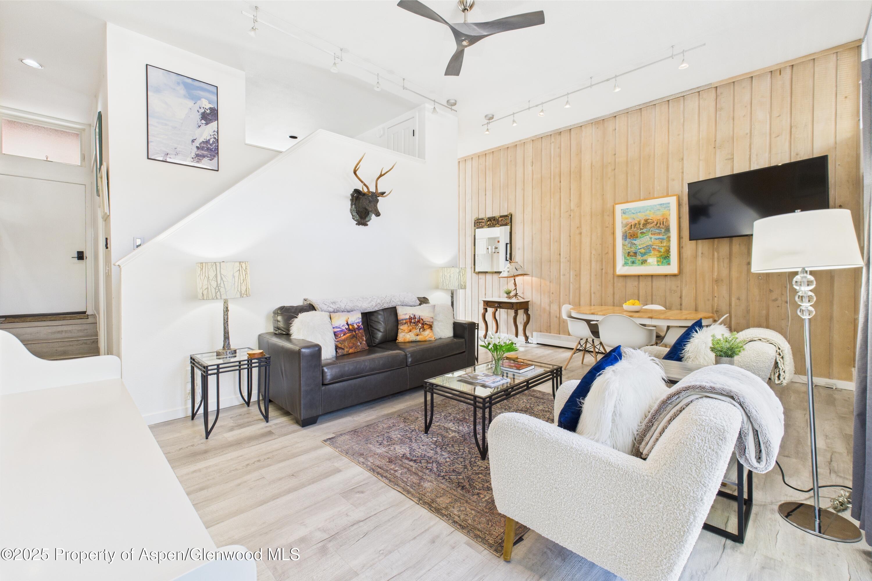 311 S Aspen Street Unit: 3