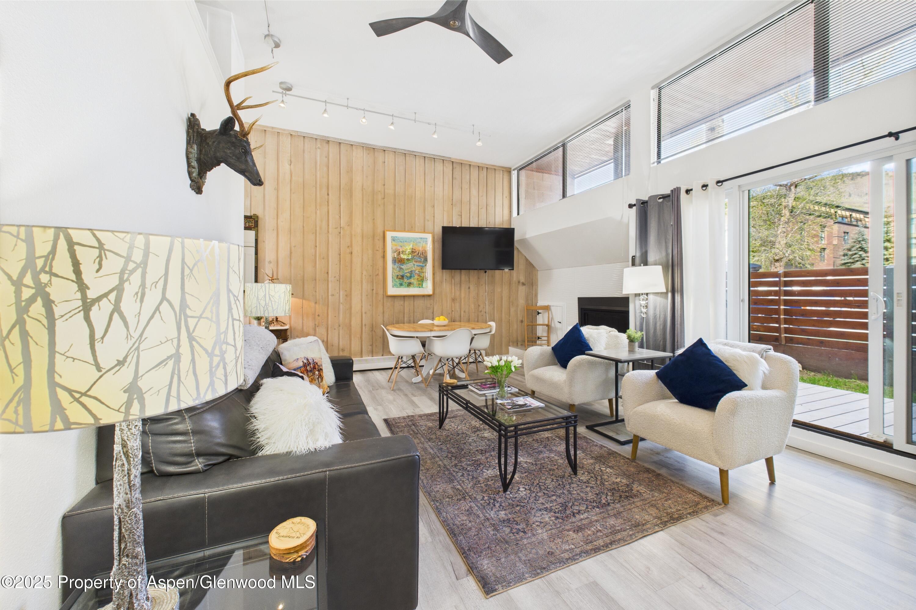 311 S Aspen Street Unit: 3