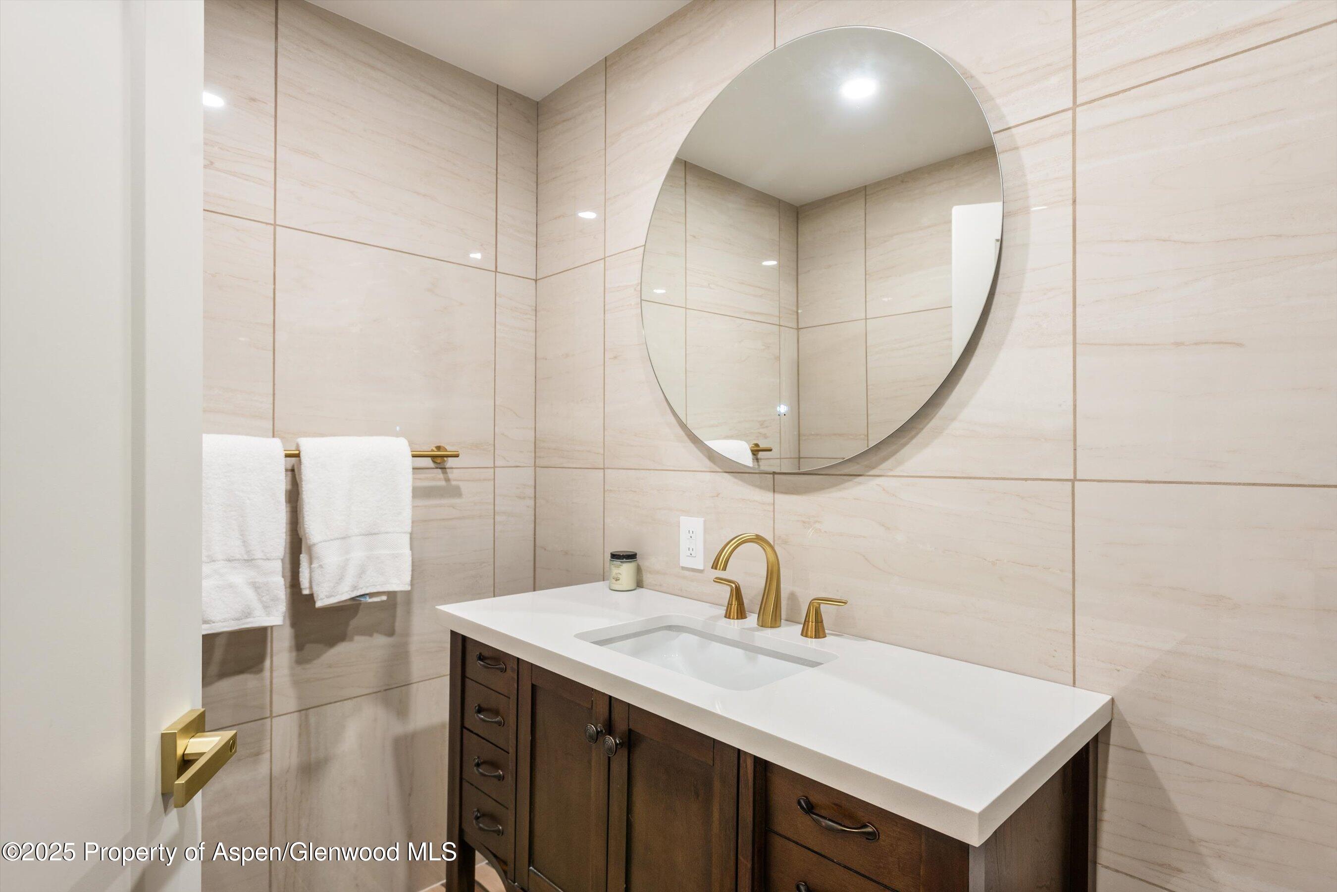 205 E Durant Avenue, Unit 1G