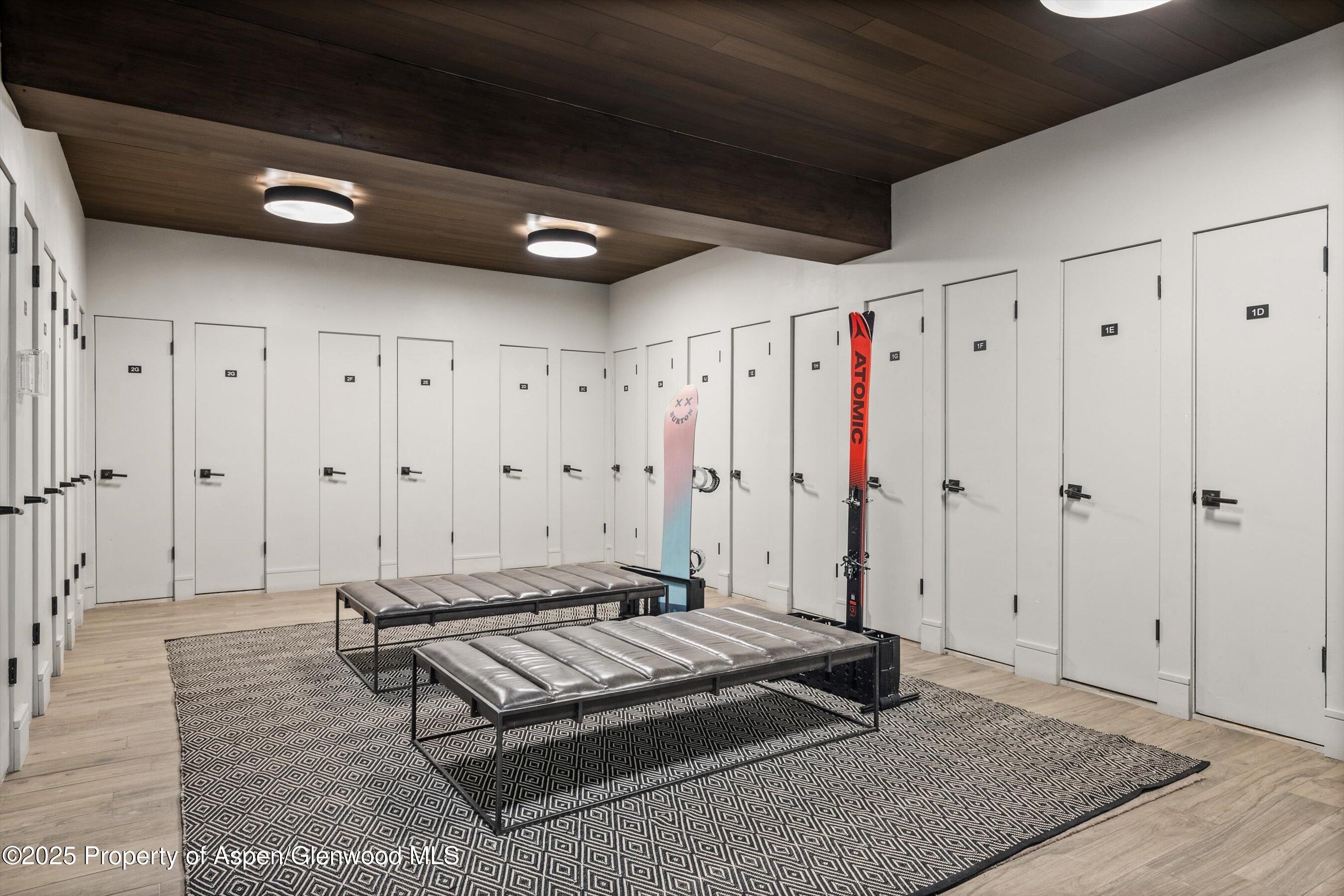 205 E Durant Avenue, Unit 1G