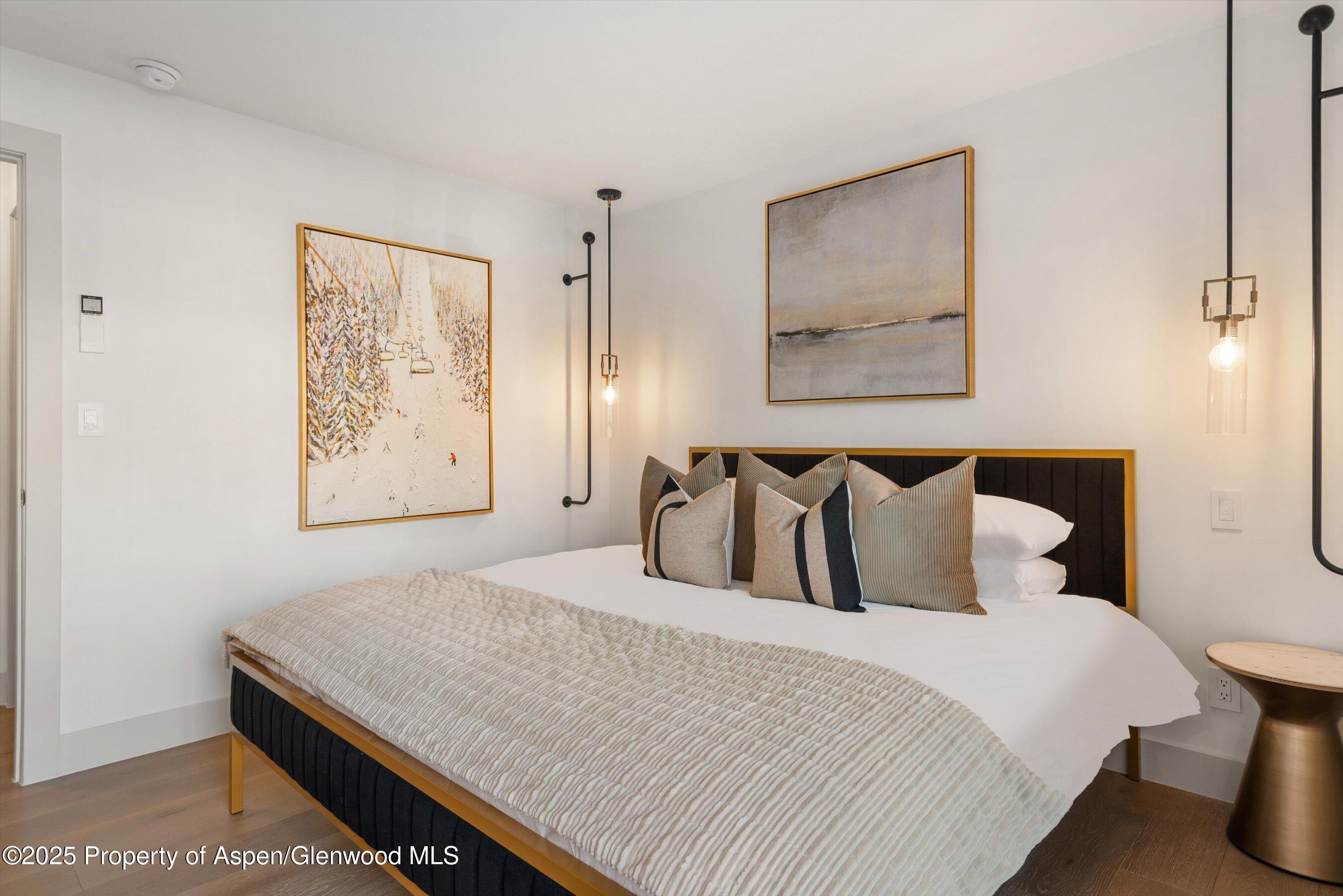 205 E Durant Avenue, Unit 1G