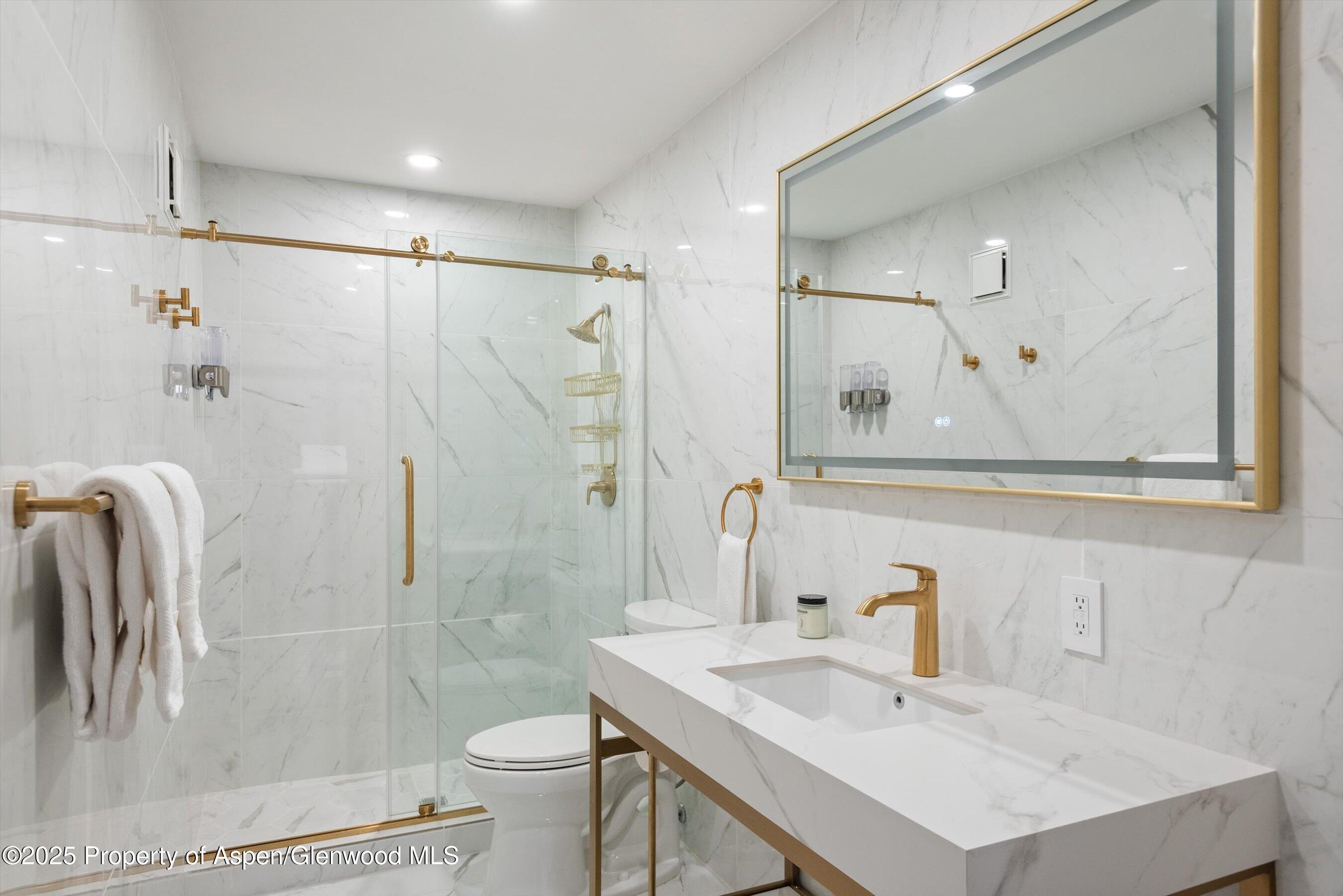 205 E Durant Avenue, Unit 1G