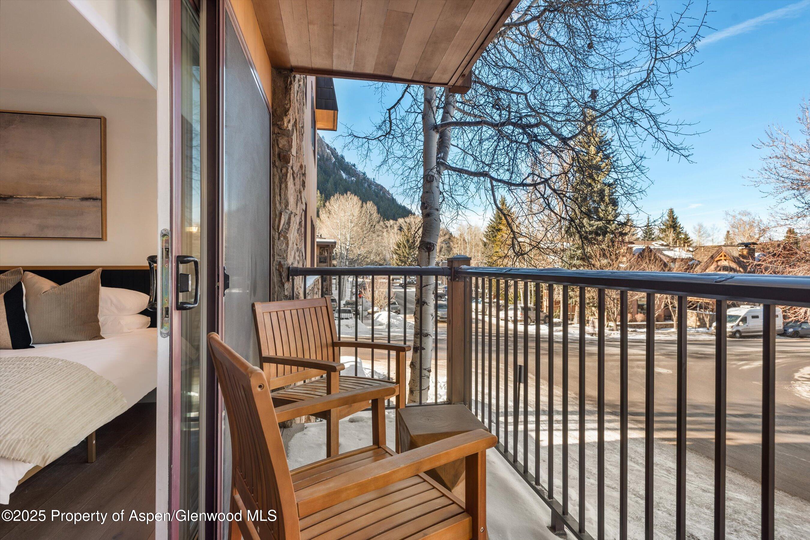 205 E Durant Avenue, Unit 1G