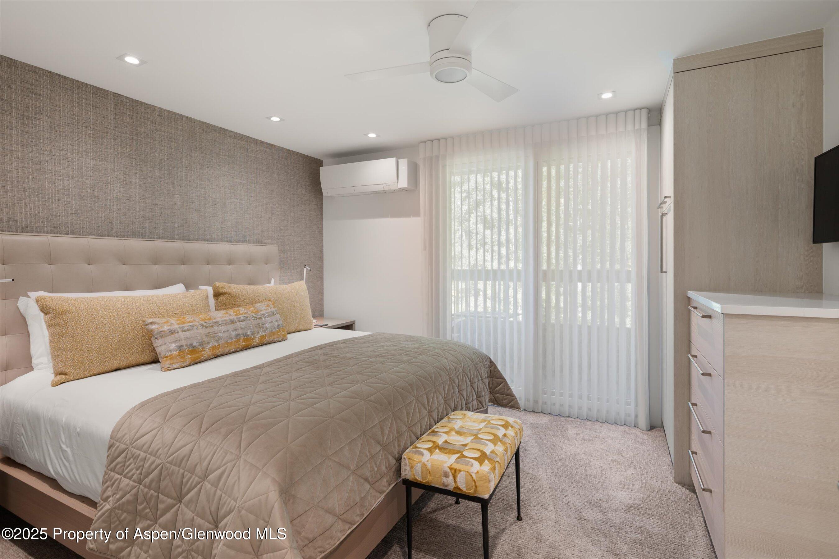 610 S West End Street, A304