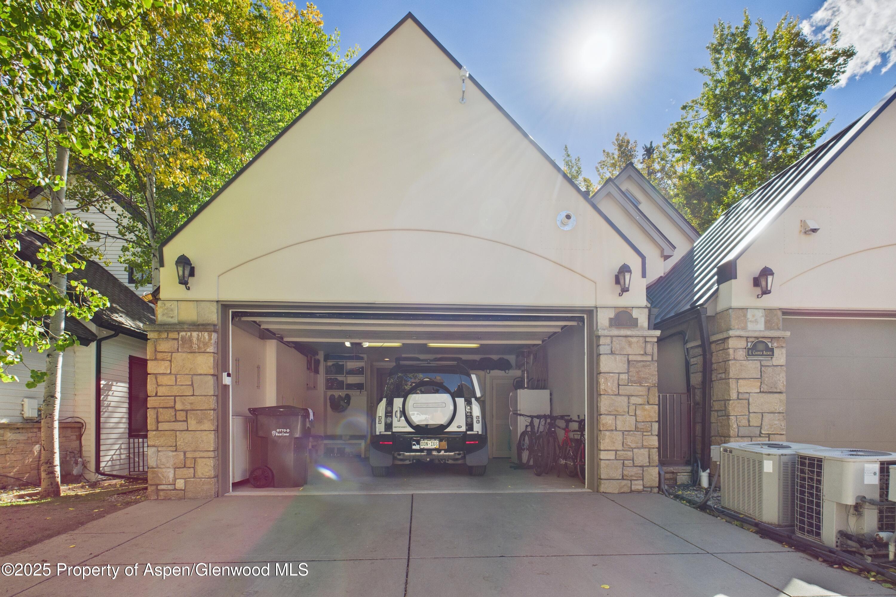 914 E Cooper Avenue